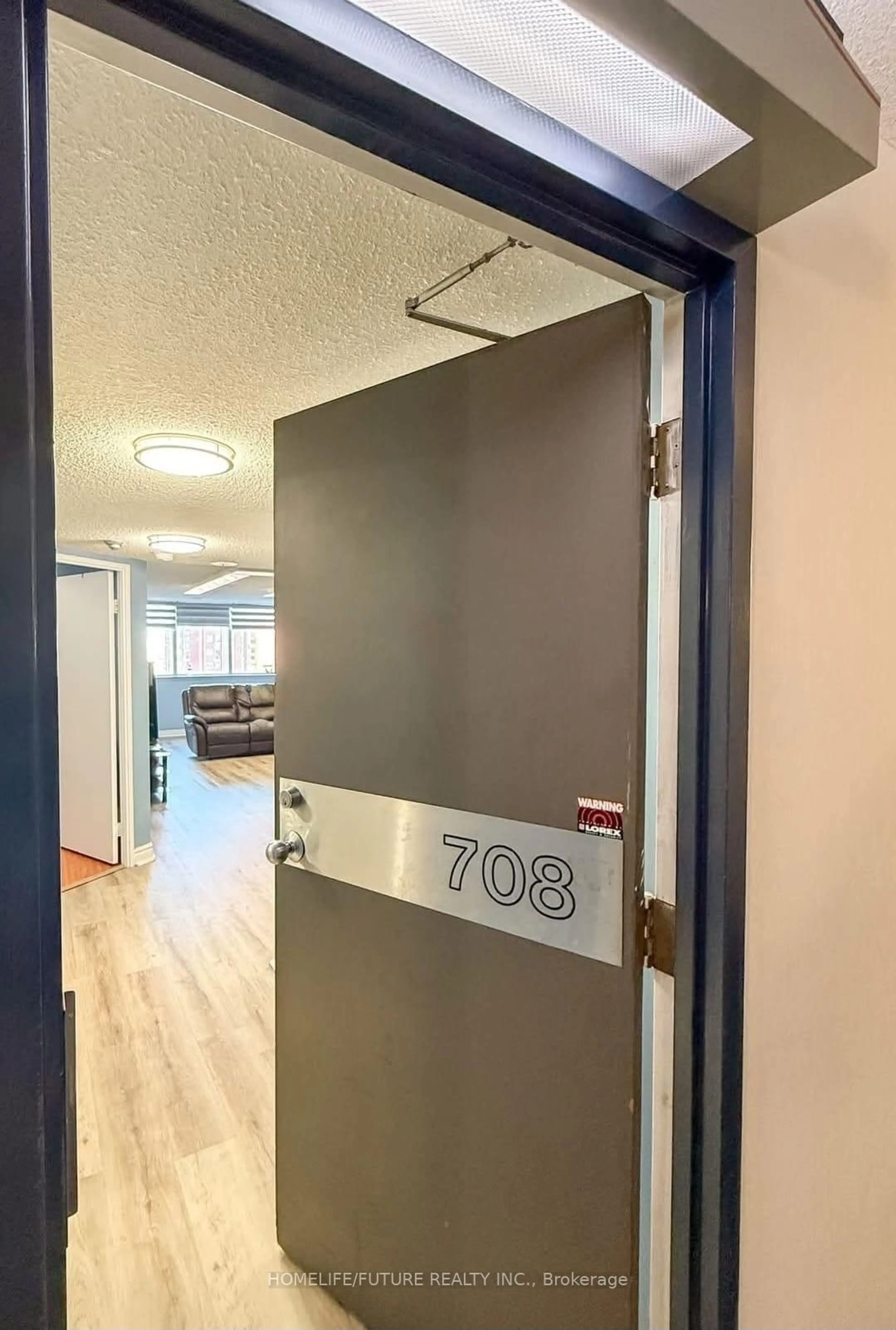 Indoor foyer for 2460 Eglinton Ave #708, Toronto Ontario M1K 5J7