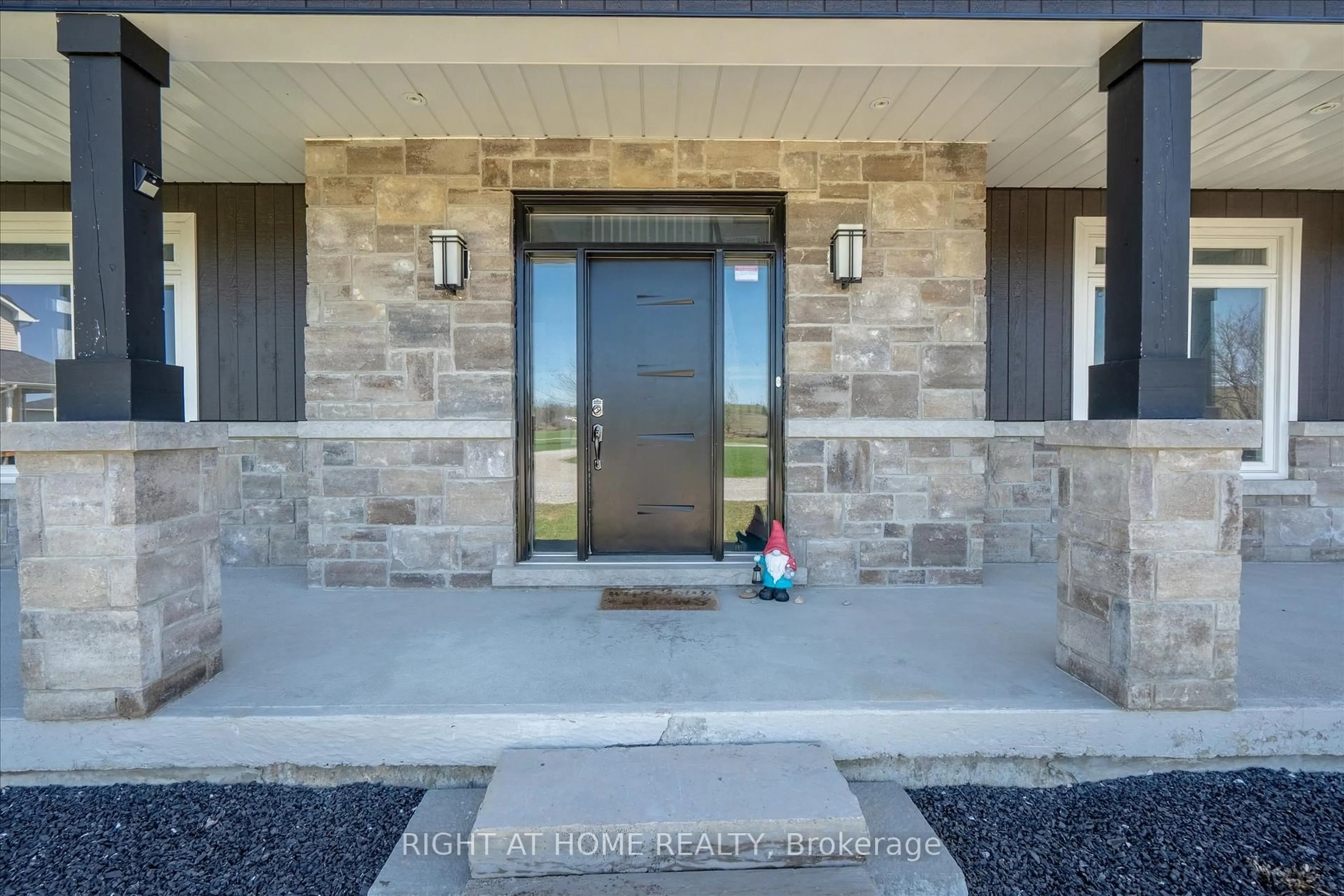 Indoor entryway for 4120 Edgerton Rd, Scugog Ontario L0B 1B0