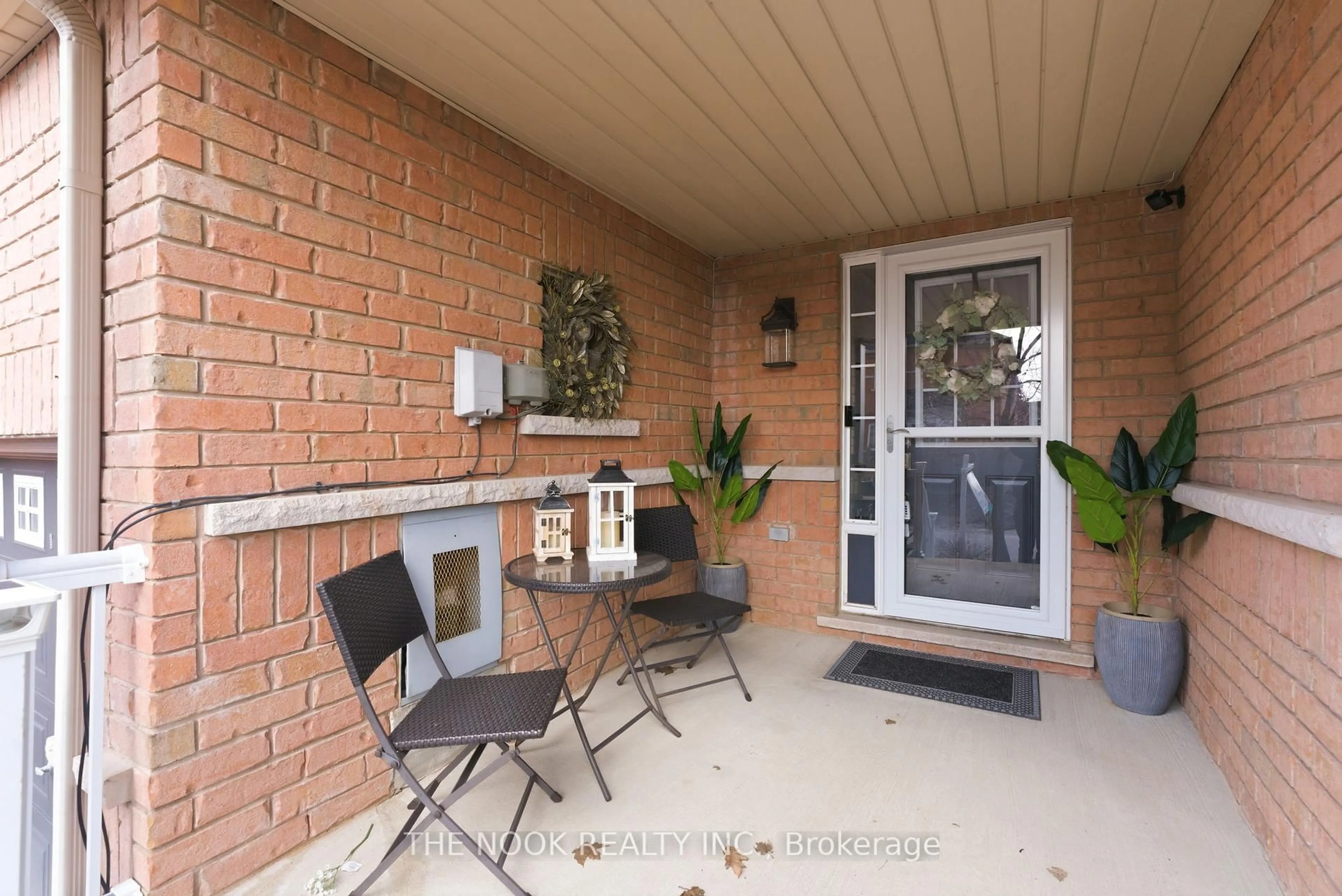 Patio, street for 107 Barkdale Way, Whitby Ontario L1N 0G2