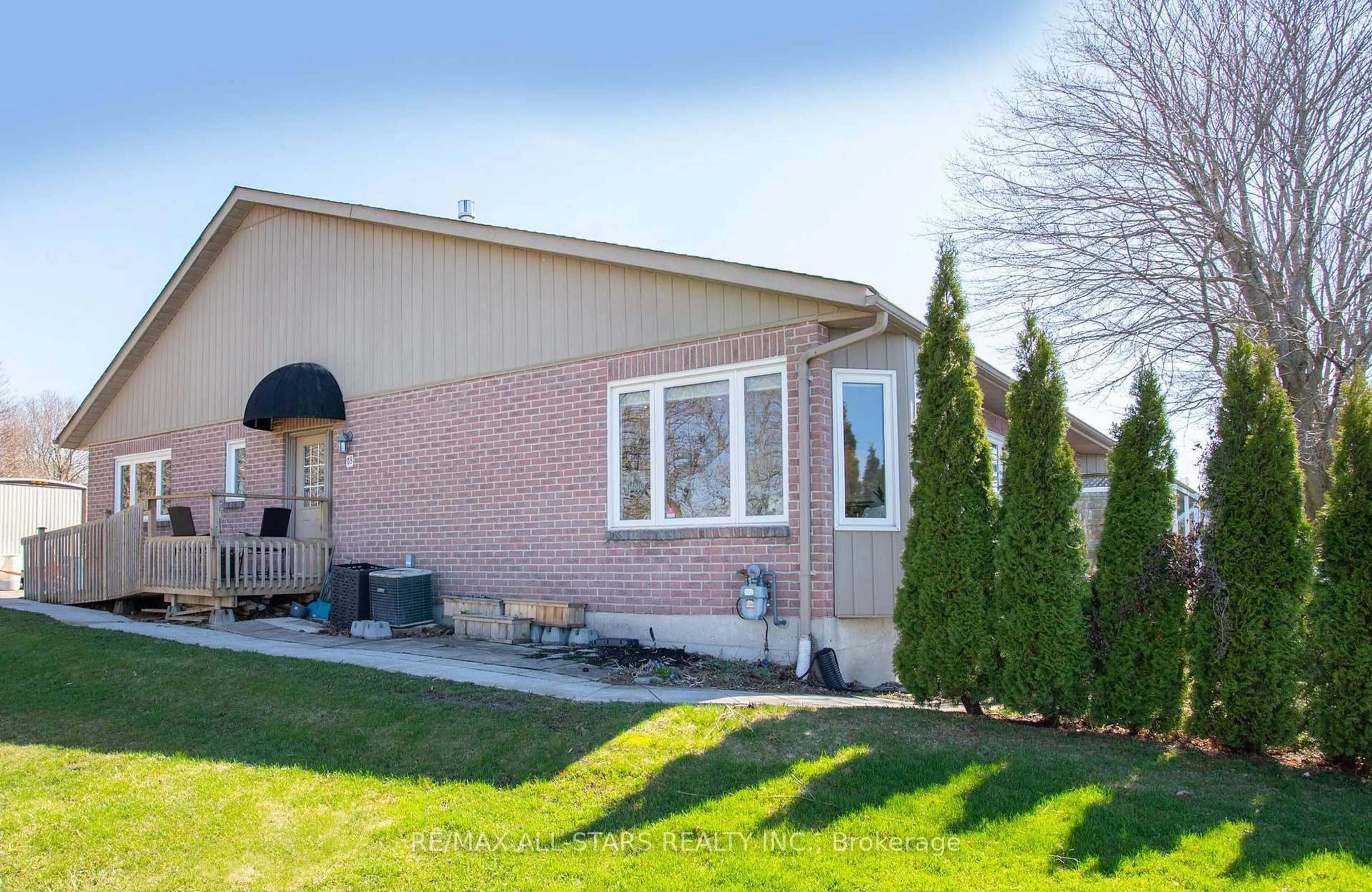 Home with brick exterior material, street for 234 Water St #18, Scugog Ontario L9L 1C4