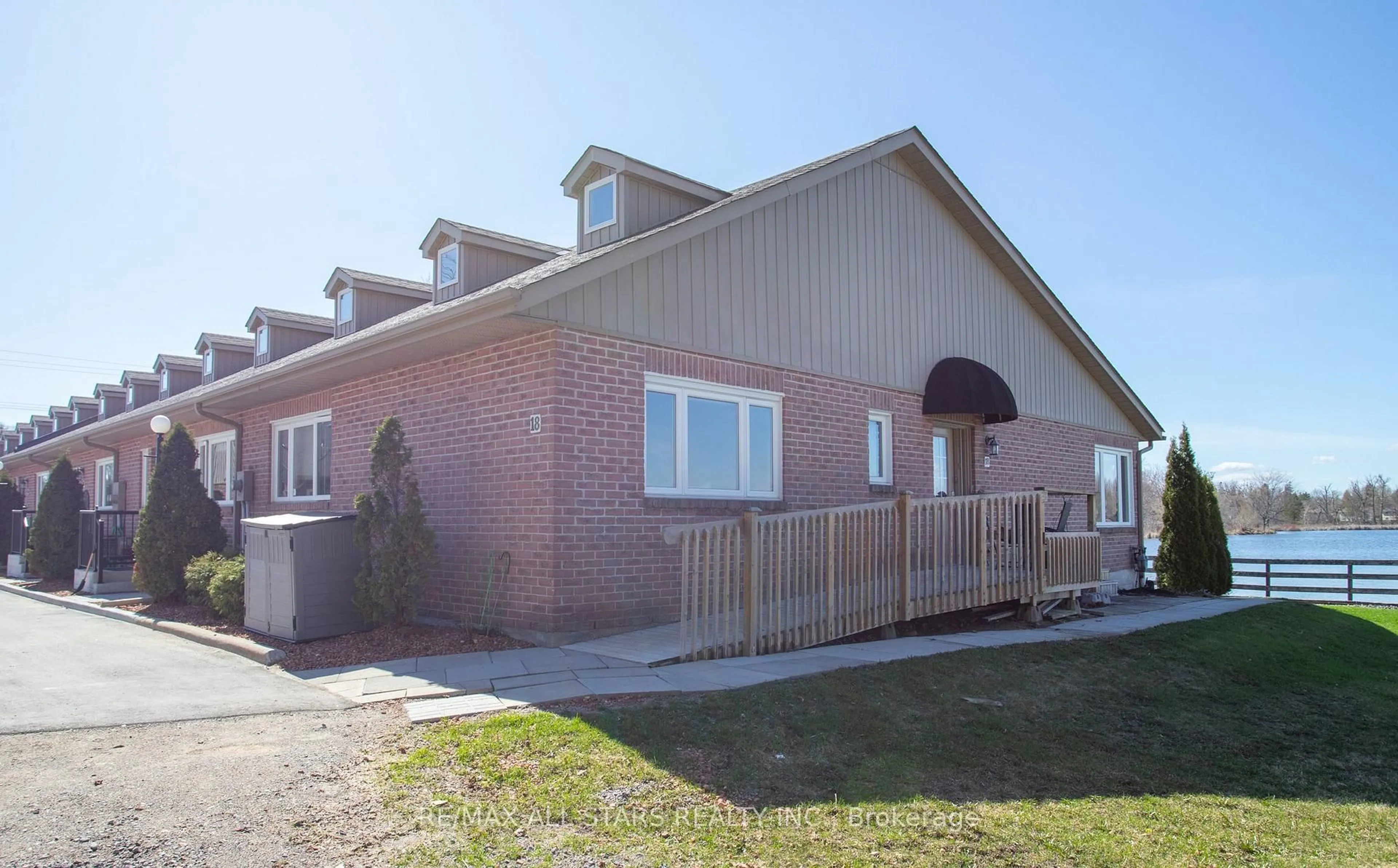 Home with brick exterior material, building for 234 Water St #18, Scugog Ontario L9L 1C4