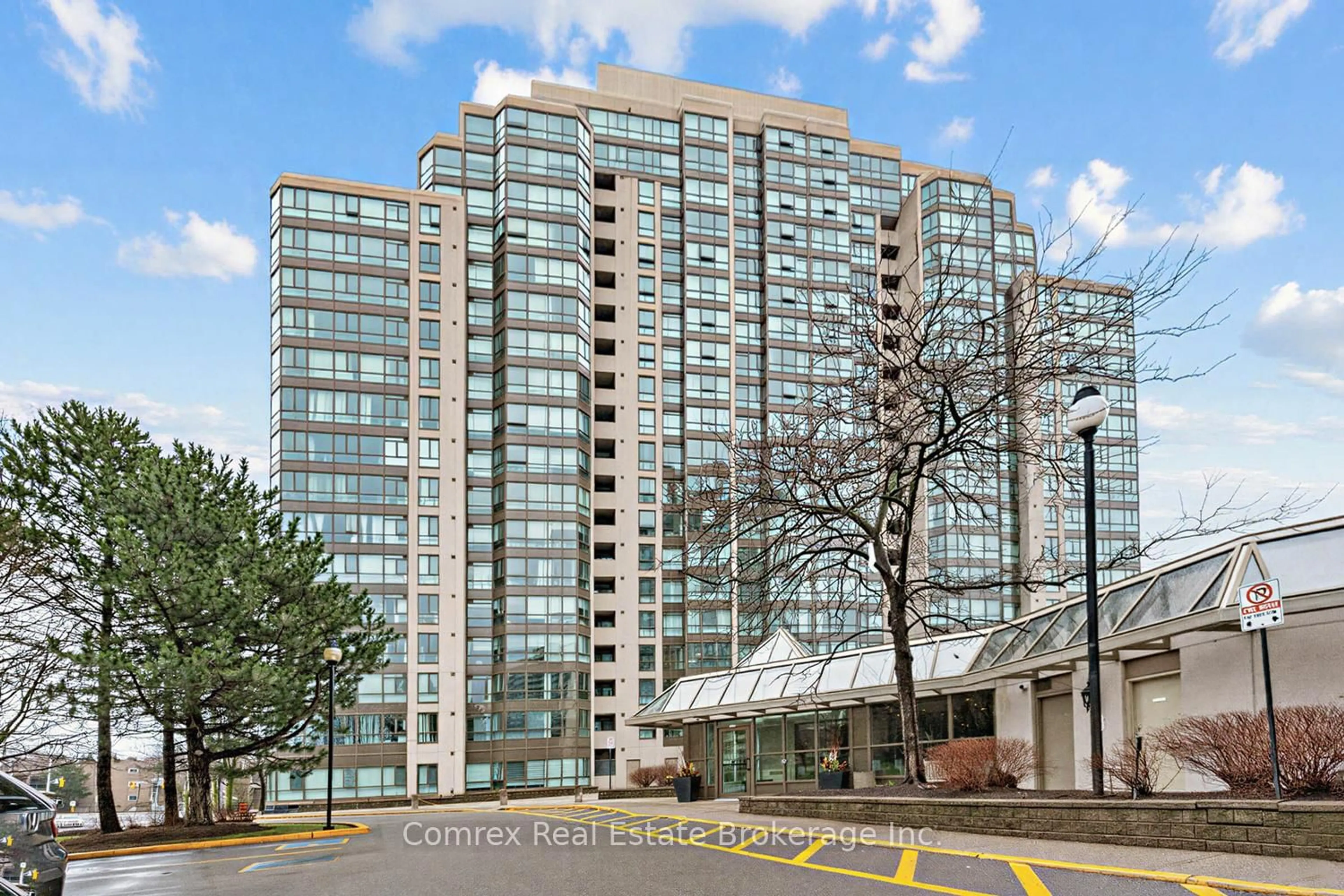Indoor foyer for 3233 Eglinton Ave #704, Toronto Ontario M1J 3N6