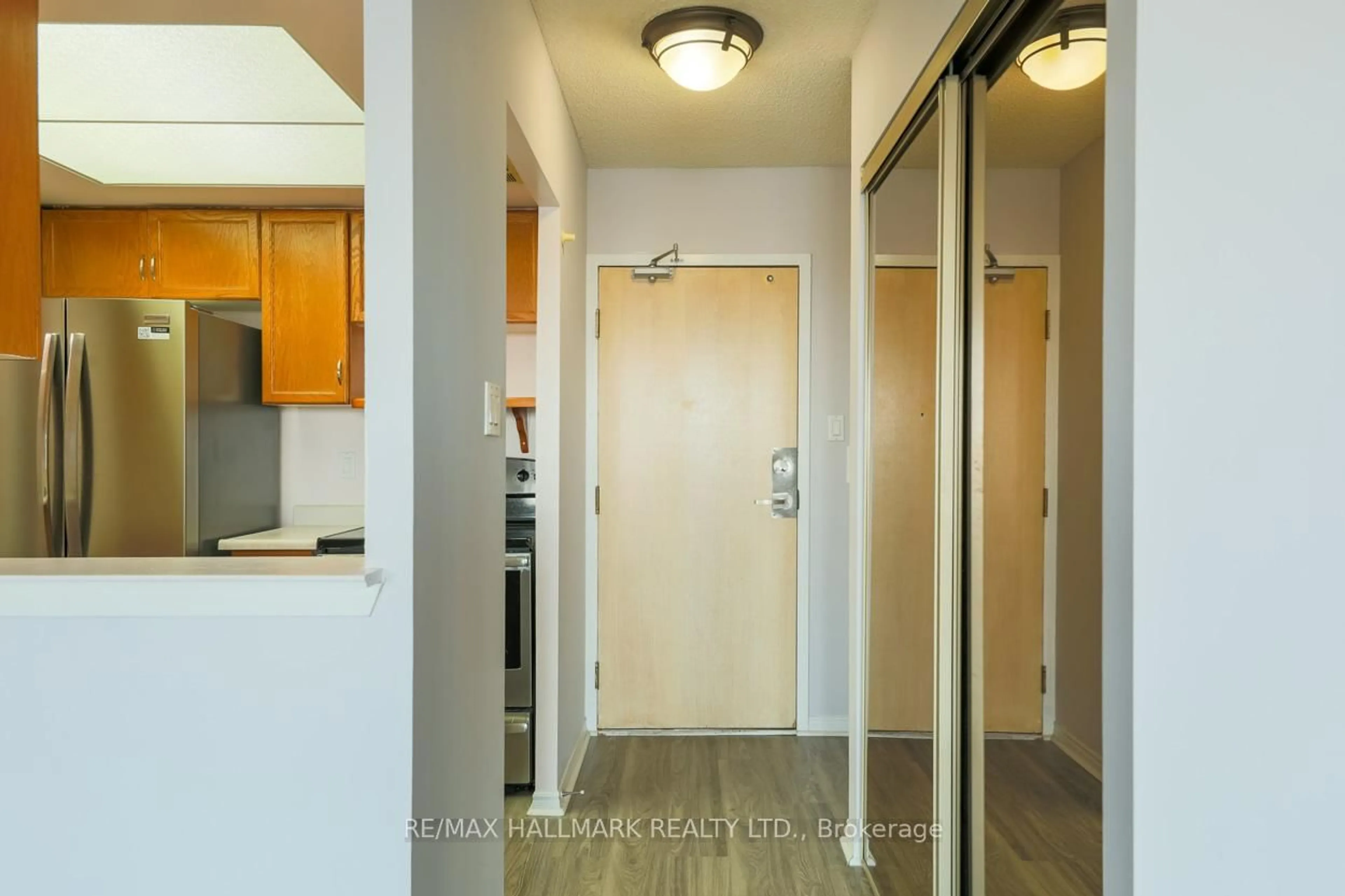 Indoor entryway for 5 Greystone Walk Dr #1001, Toronto Ontario M1K 5J5