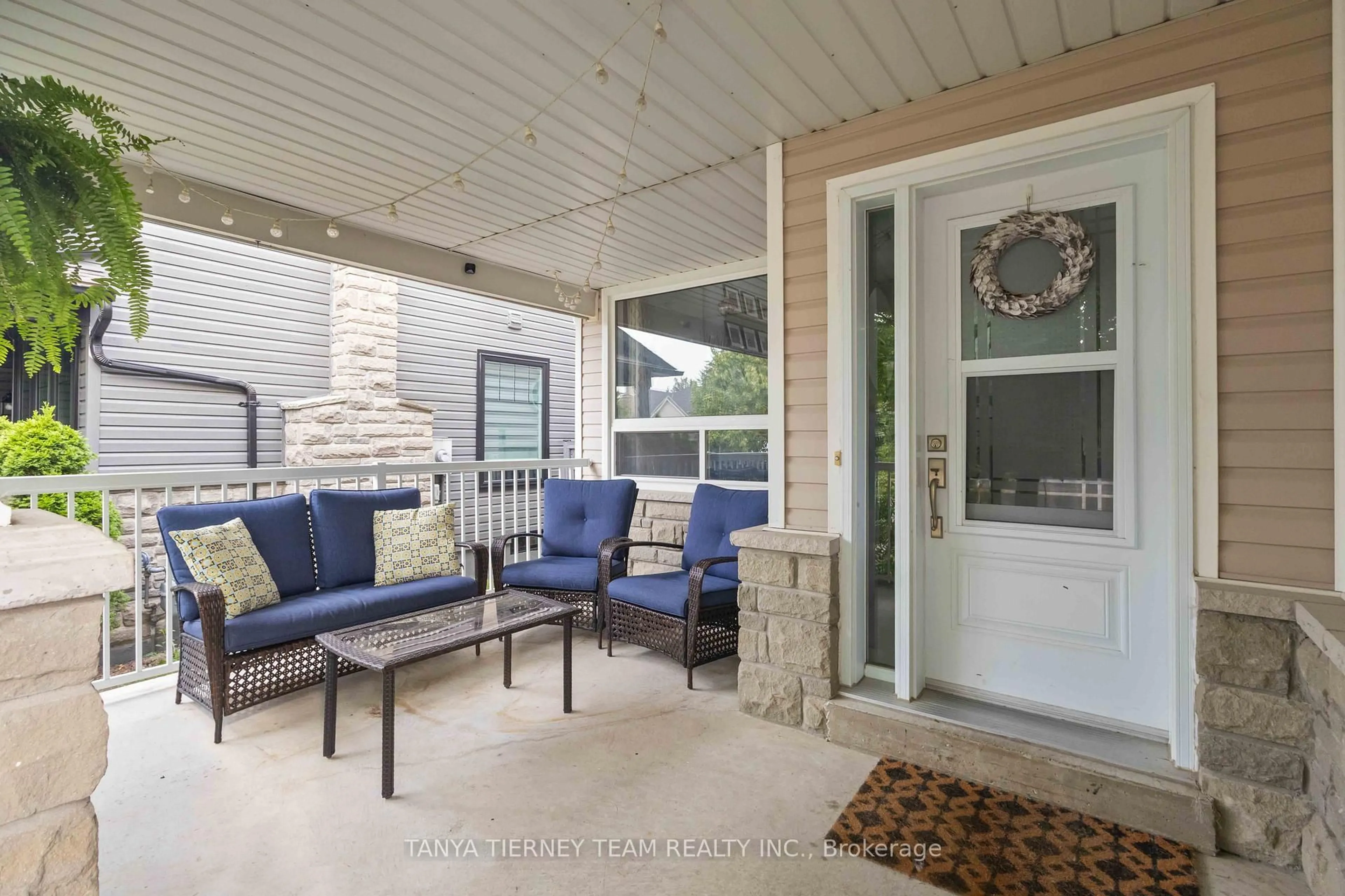 Patio, street for 140 Vipond Rd, Whitby Ontario L1M 1K9