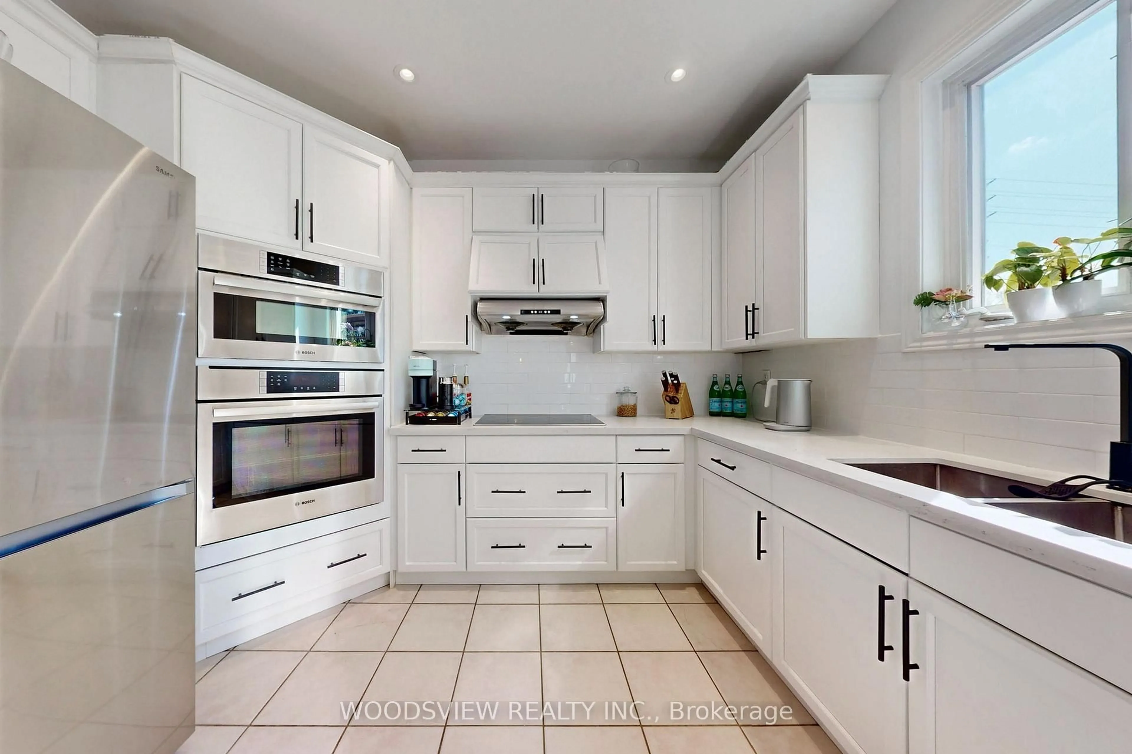 Unknown for 899 Voyager Ave, Pickering Ontario L1V 7G2