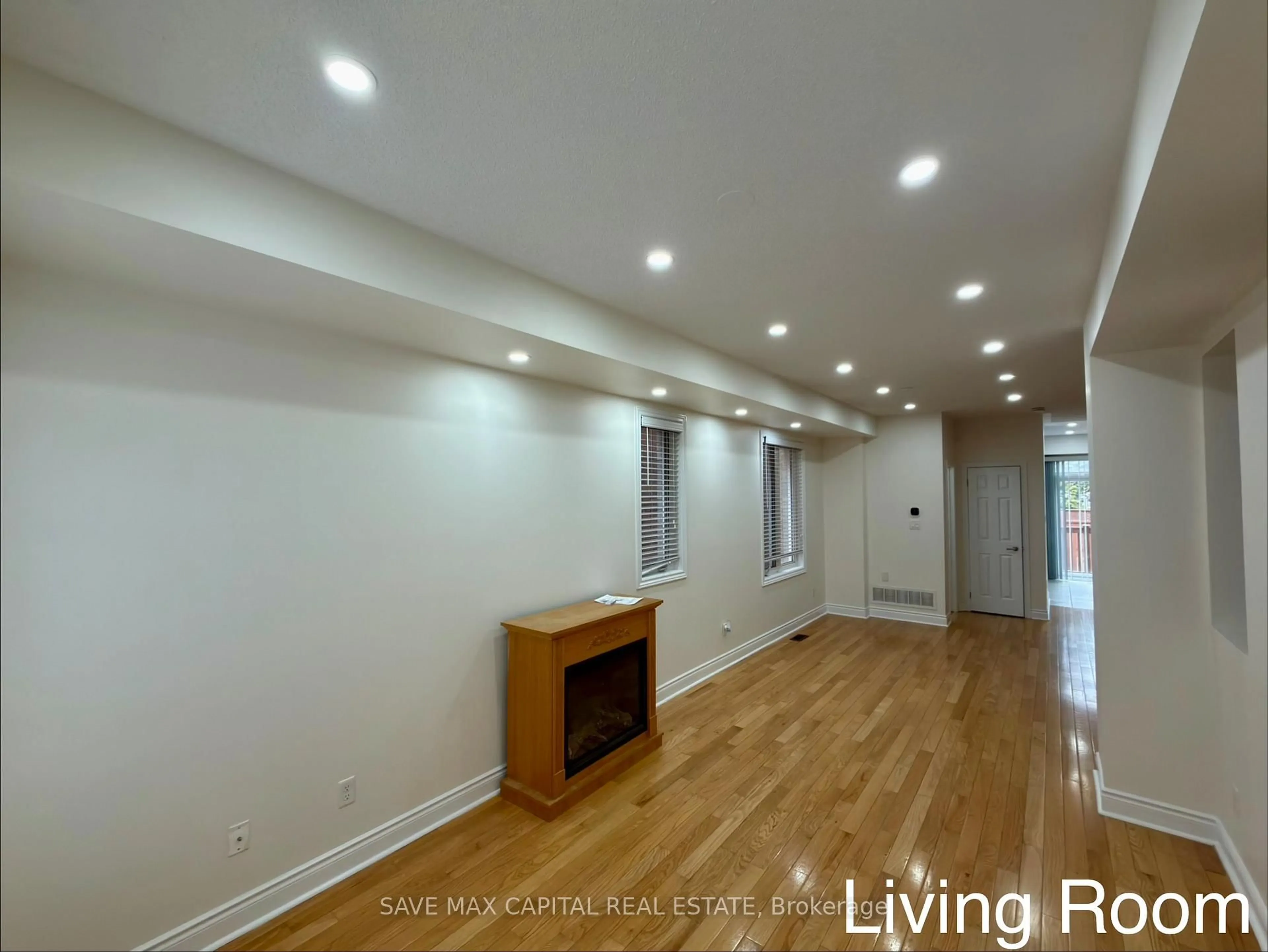 Living room with furniture, wood/laminate floor for 530 Kingston Rd #19, Pickering Ontario L1V 0C3