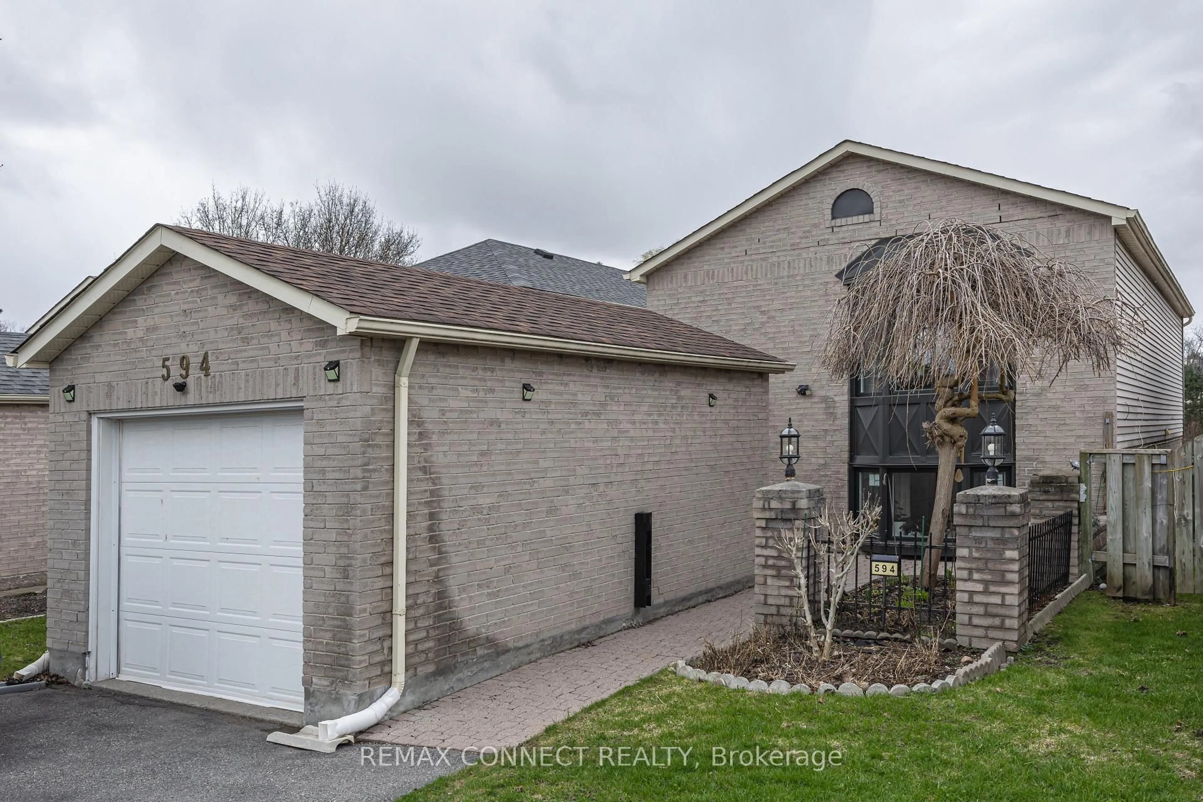 Unknown for 594 Waverly St, Oshawa Ontario L1J 7G1