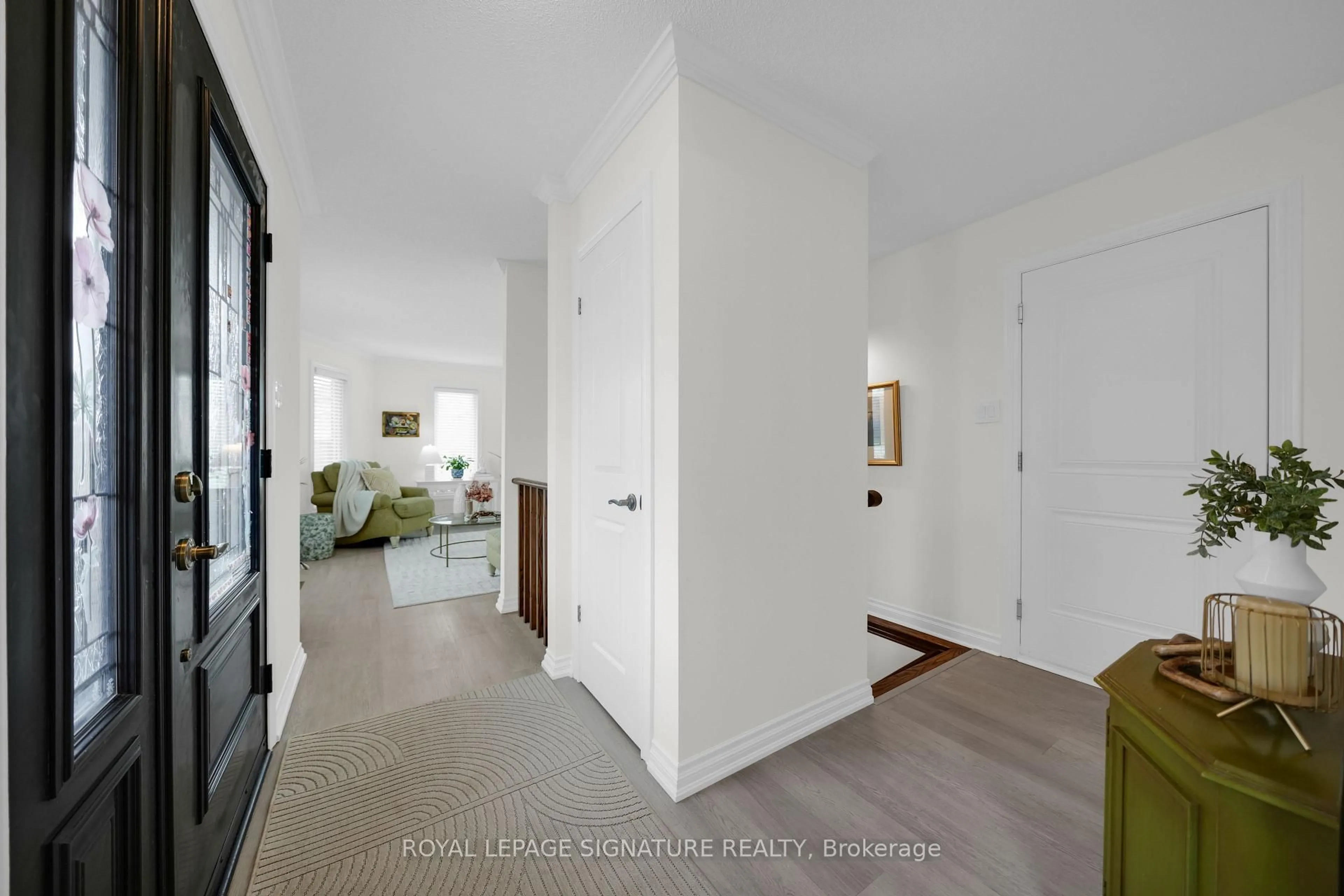 Indoor entryway for 96 Wyndfield Cres, Whitby Ontario L1N 8K9