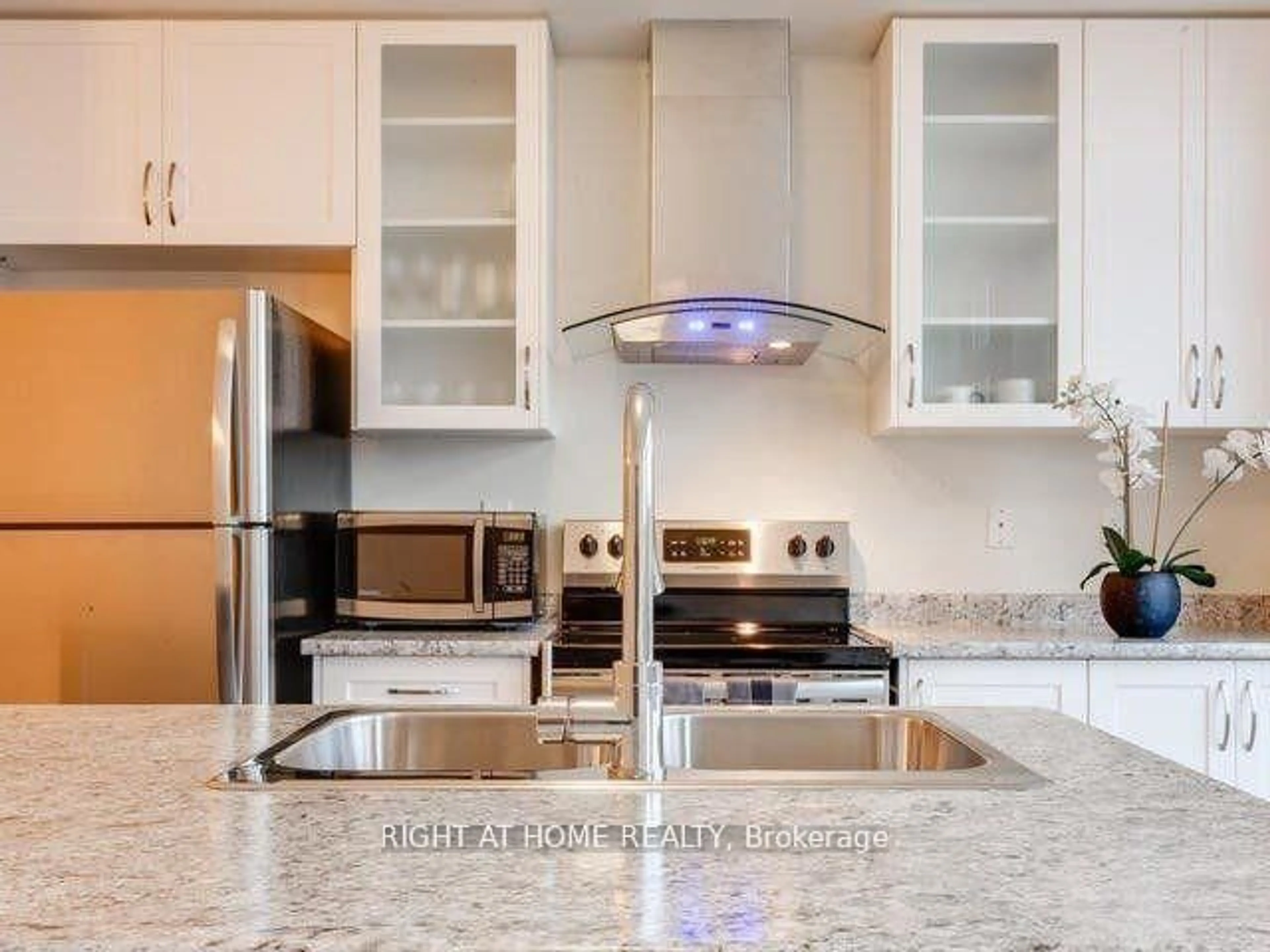 Contemporary kitchen, ceramic/tile floor for 384 Arctic Red Dr #34, Oshawa Ontario L1L 0M5