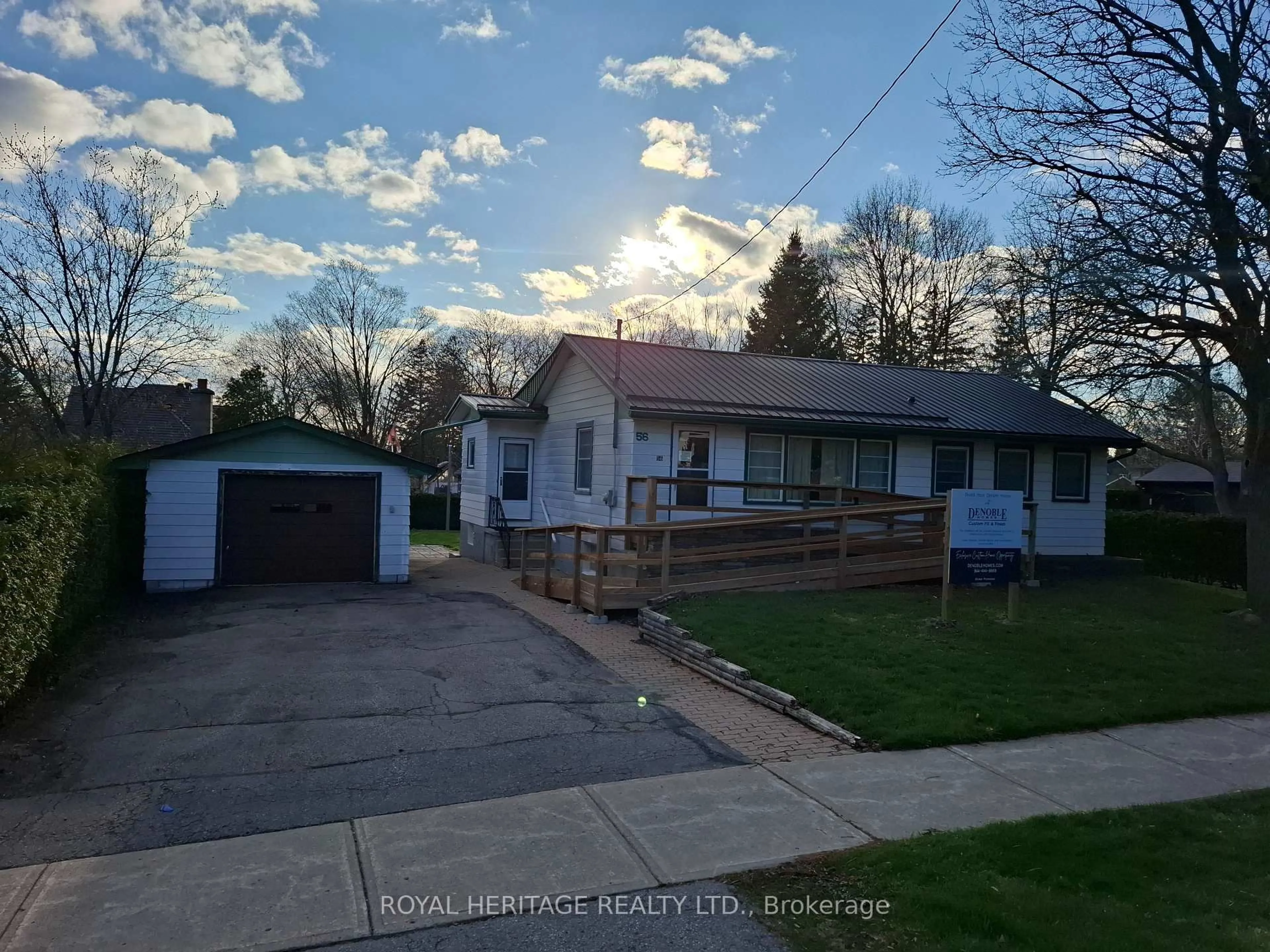 A pic from outside/outdoor area/front of a property/back of a property/a pic from drone, street for 56 Queen St, Whitby Ontario L1M 1C4