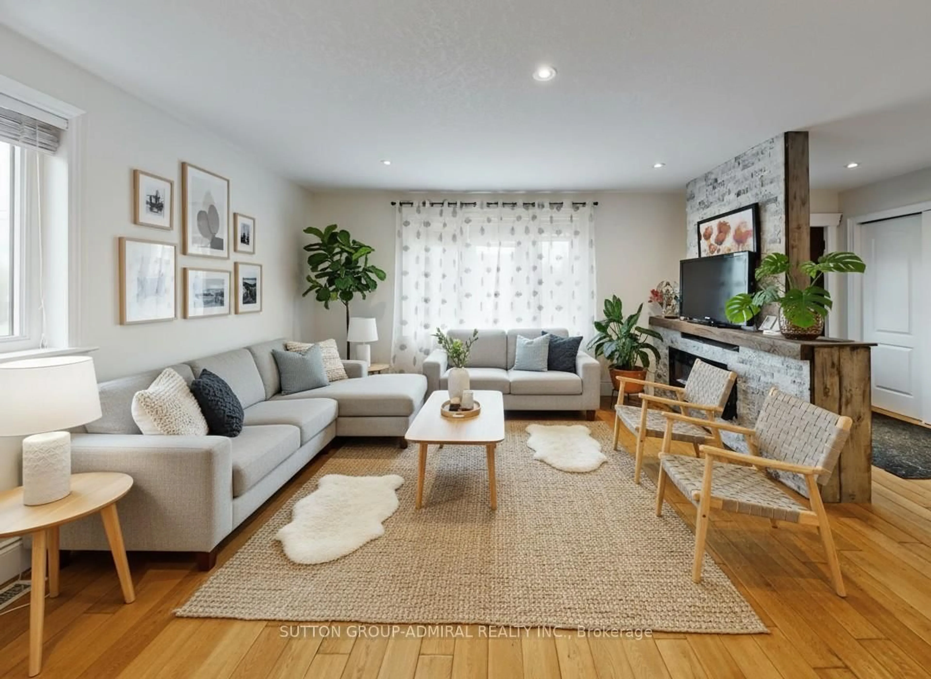 Living room with furniture, unknown for 128 Sutherland Ave, Oshawa Ontario L1G 2G5