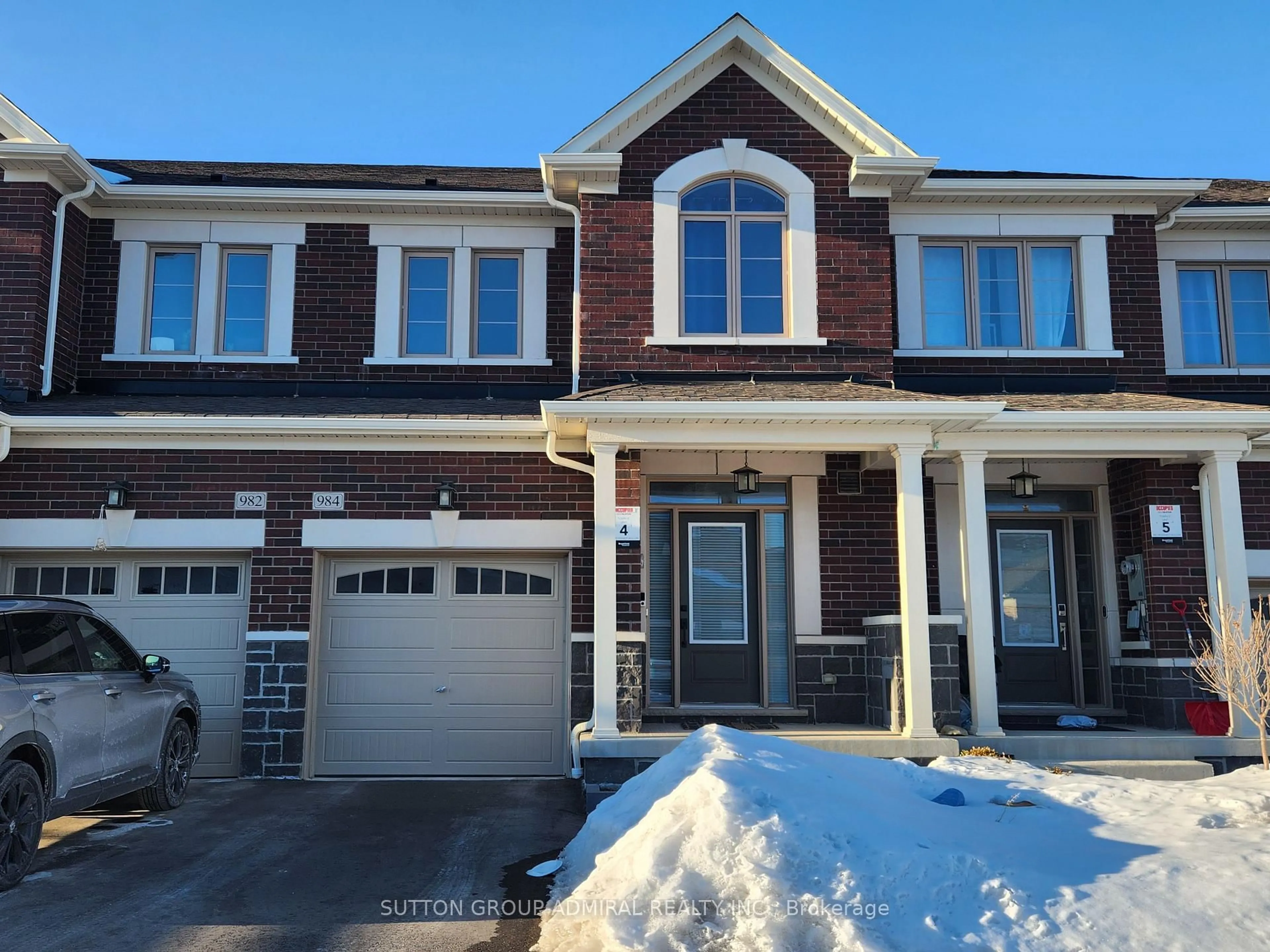 Home with brick exterior material, street for 984 Crowsnest Hllw, Pickering Ontario L1X 0P4