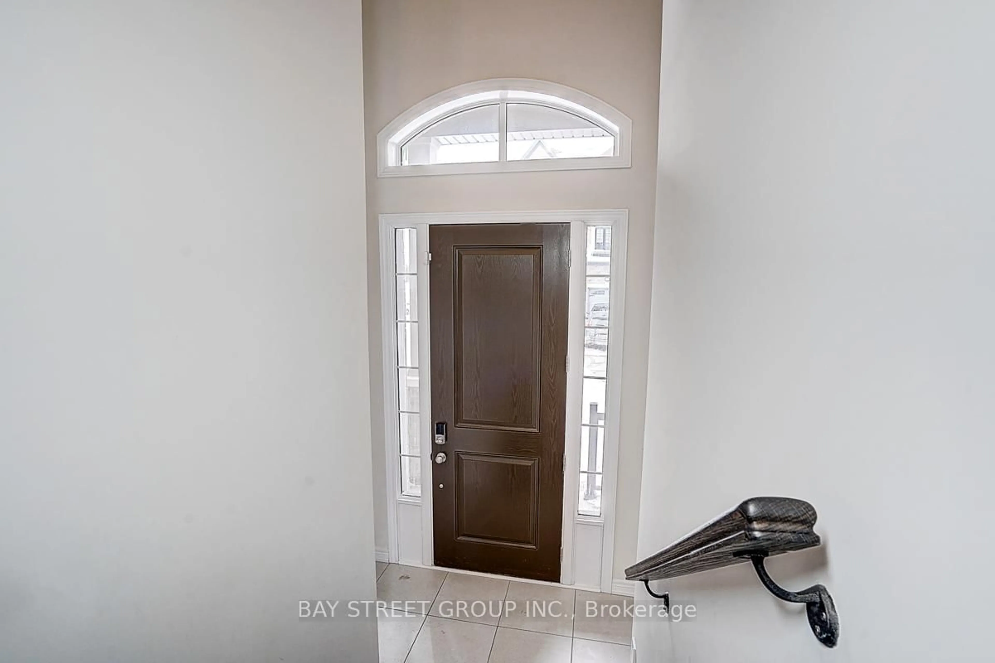 Indoor entryway for 19 Morrison Cres, Whitby Ontario L1P 1V4