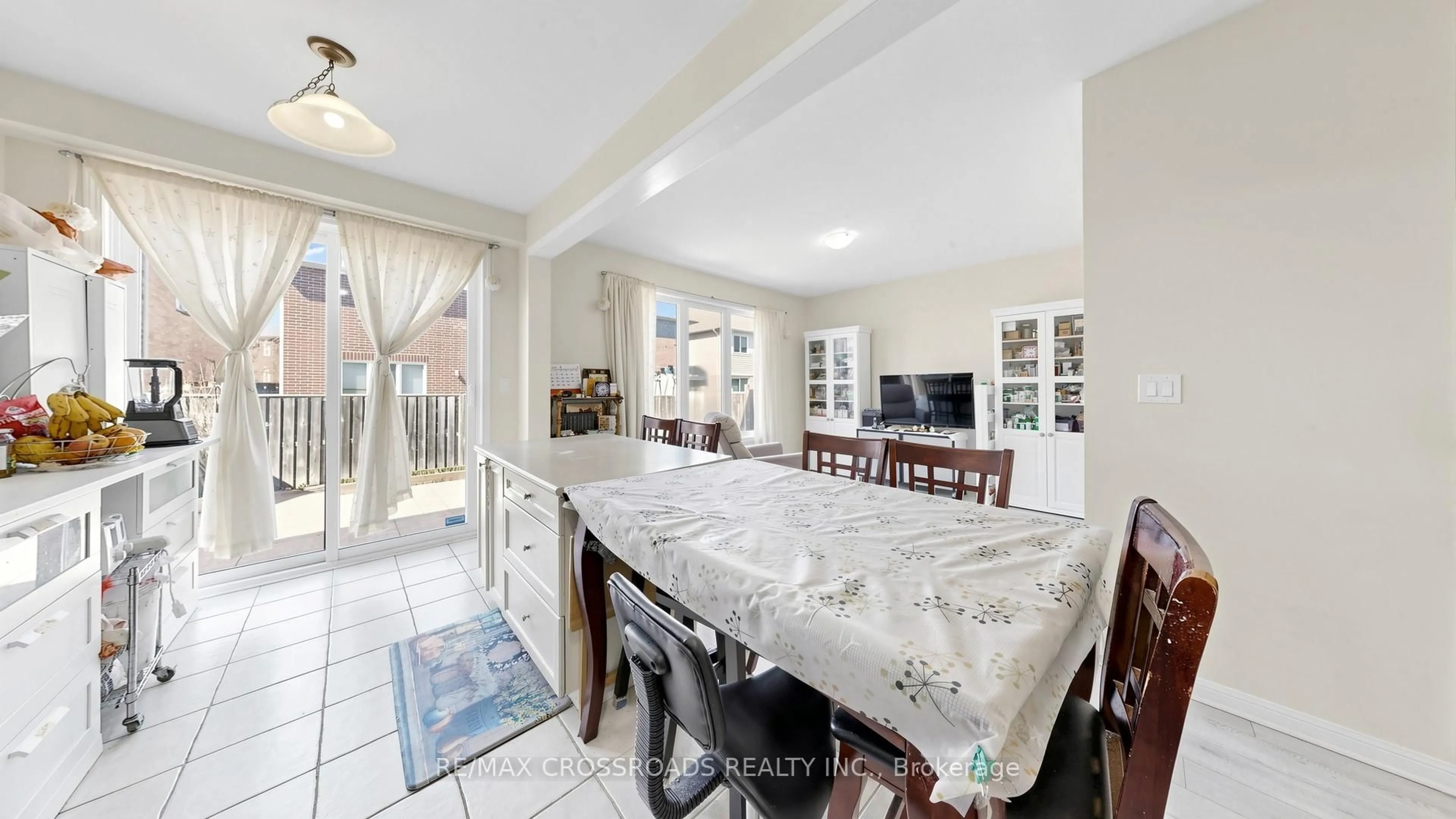 Open concept kitchen, ceramic/tile floor for 1754 Hayden Lane, Pickering Ontario L1X 0A9