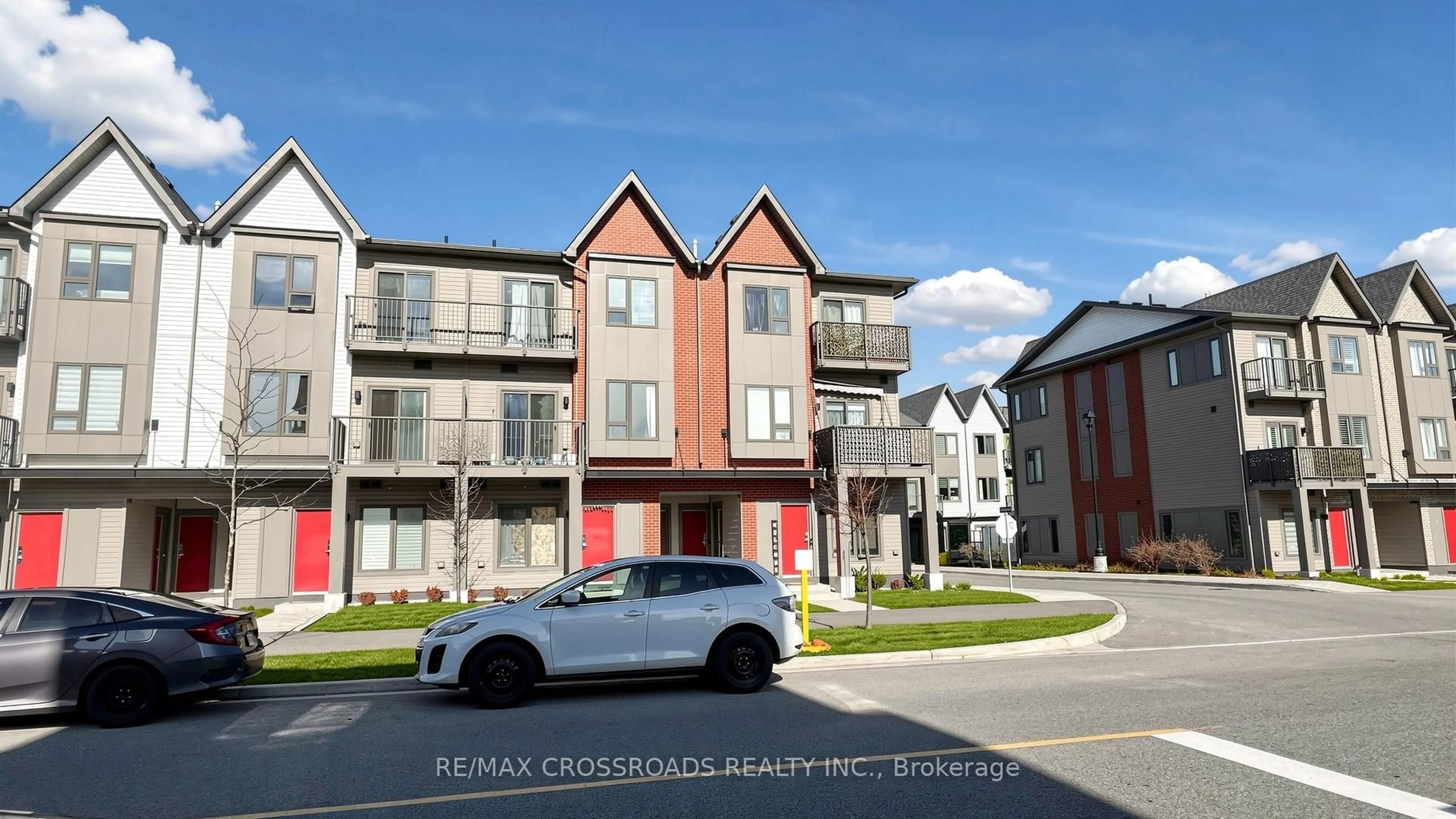 A pic from outside/outdoor area/front of a property/back of a property/a pic from drone, street for 2635 William Jackson Dr #1119, Pickering Ontario L1X 0L6