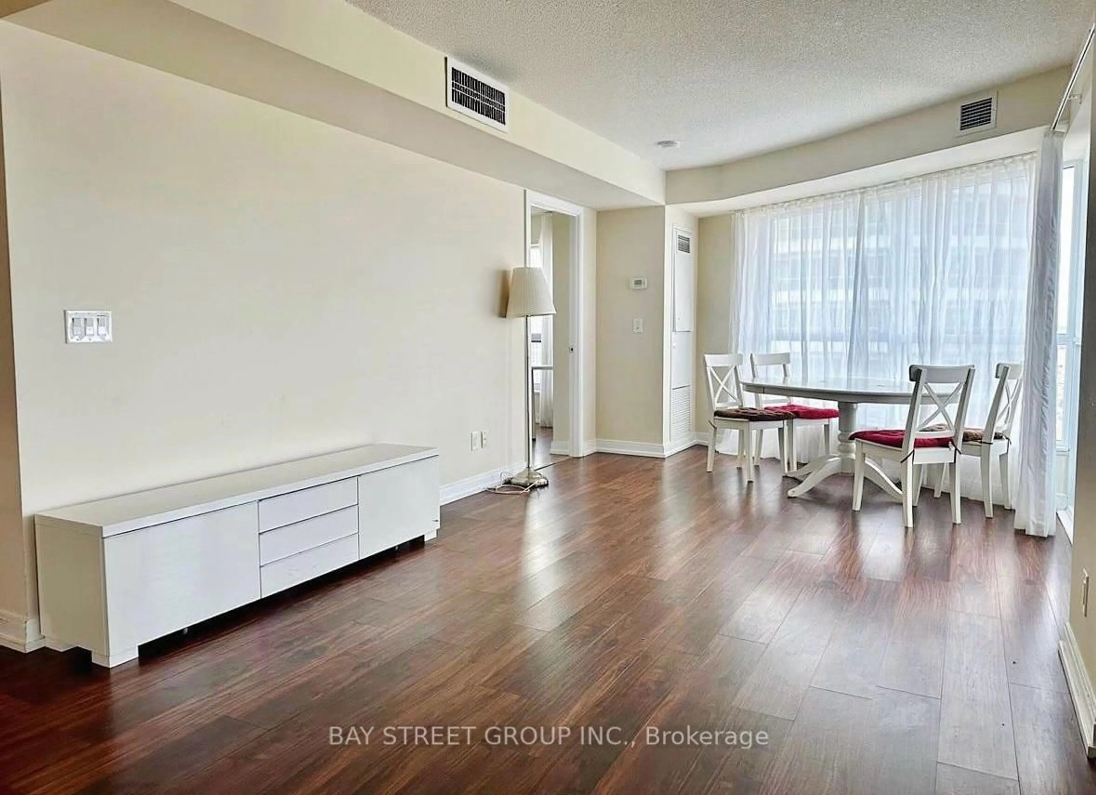 A pic of a room for 151 Village Green Sq #1908, Toronto Ontario M1S 0K5
