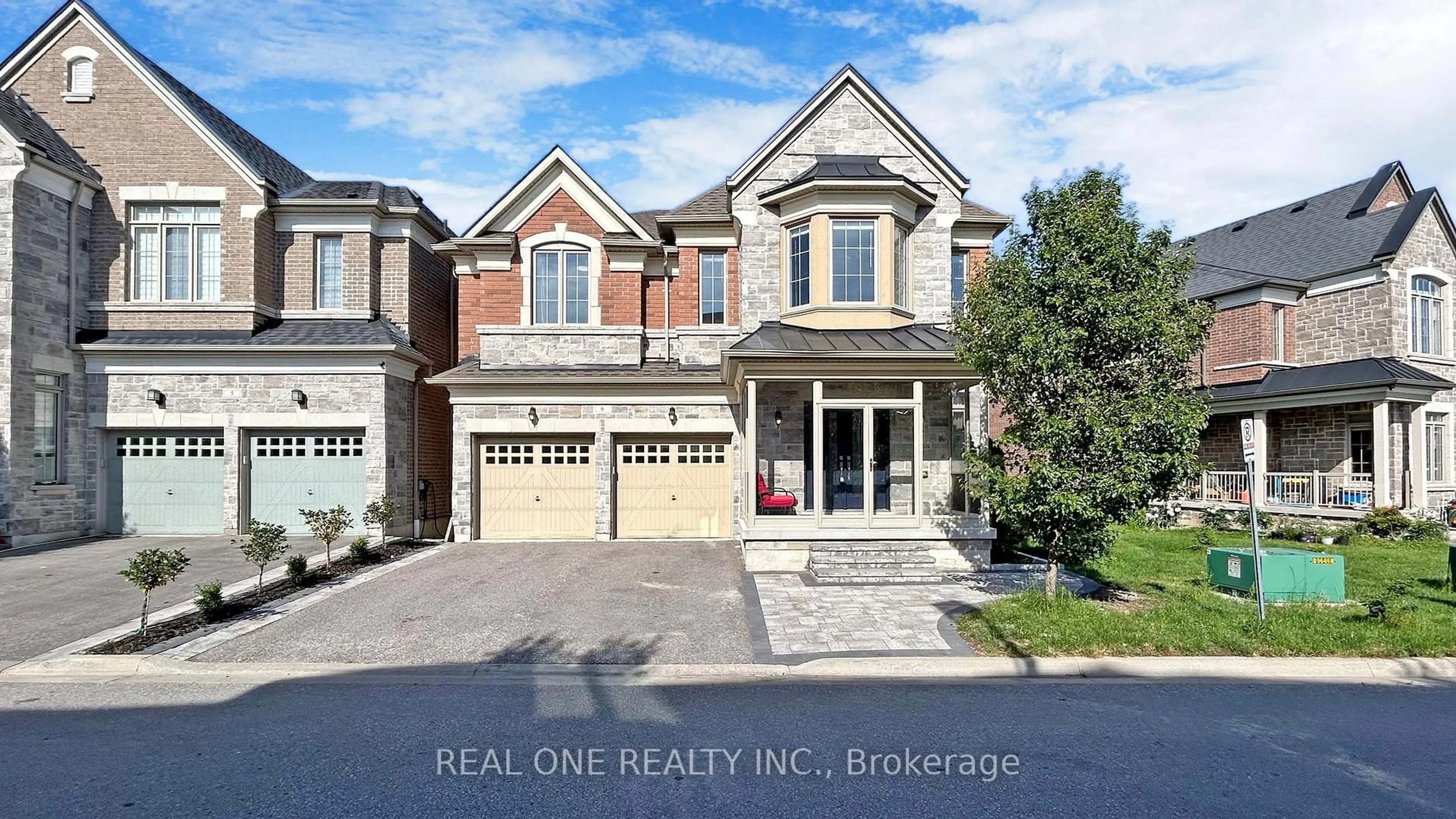 Home with brick exterior material, street for 1815 Fairport Rd #6, Pickering Ontario L1V 1T2