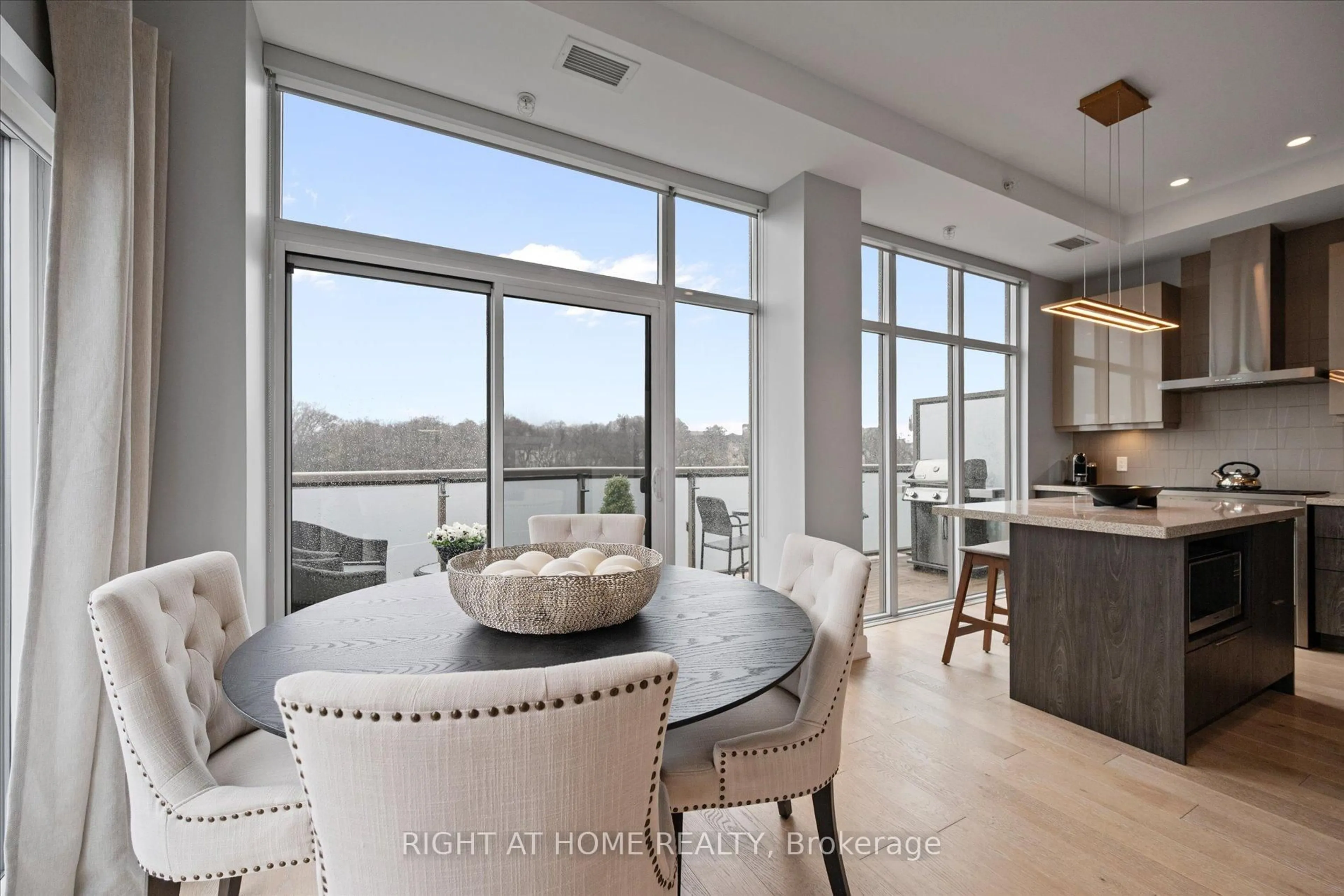 Open concept kitchen, unknown for 580 Kingston Rd #601, Toronto Ontario M4P 1P9