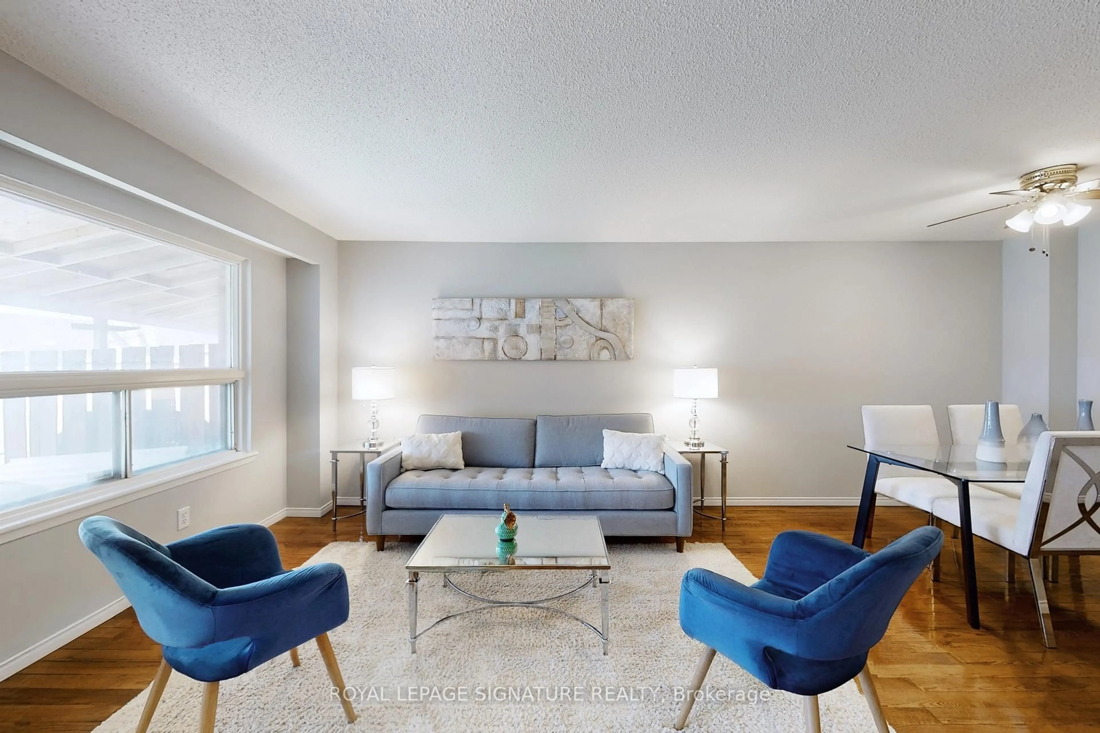 Living room with furniture, unknown for 62 Valdor Dr, Toronto Ontario M1V 1R4