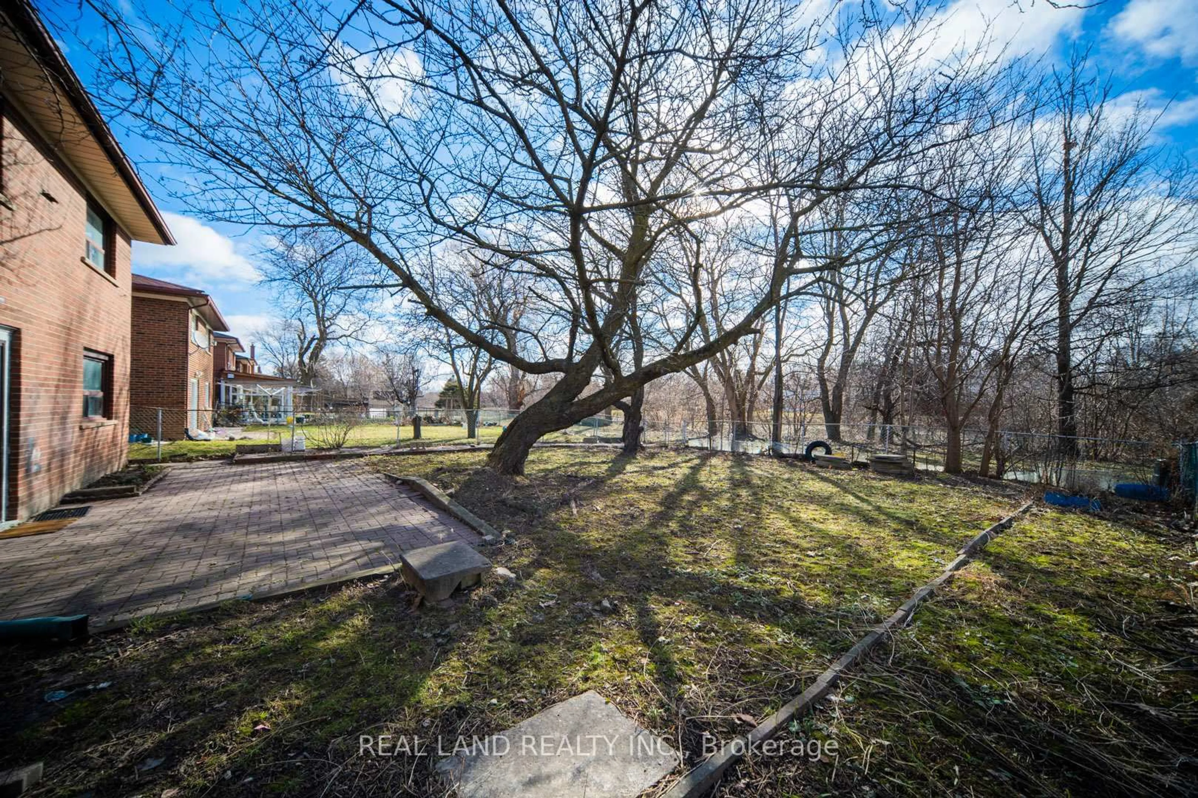 A pic from outside/outdoor area/front of a property/back of a property/a pic from drone, street for 1153 Huntingwood Dr, Toronto Ontario M1S 1K6