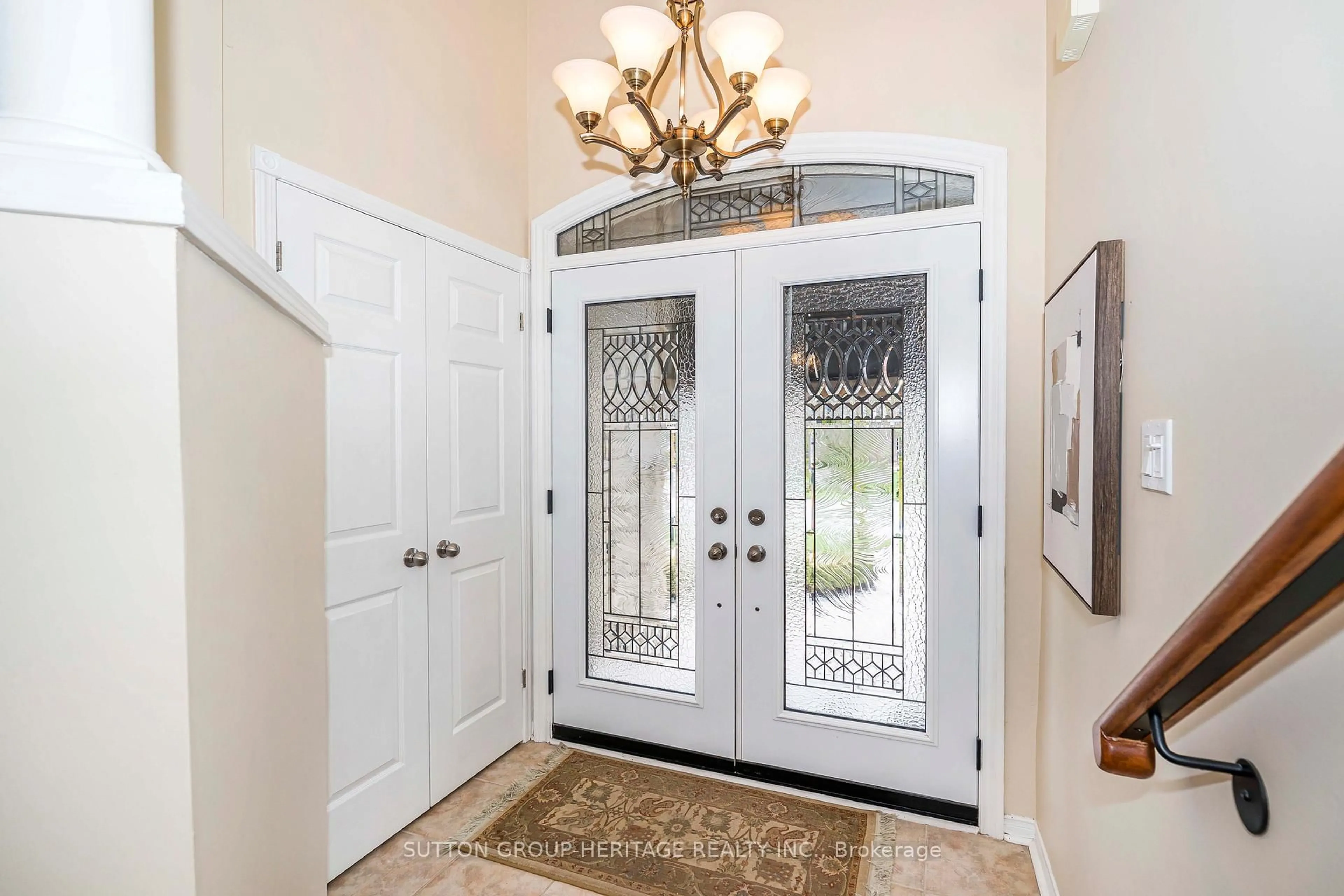 Indoor entryway for 107 Mackey Dr, Whitby Ontario L1P 1R5