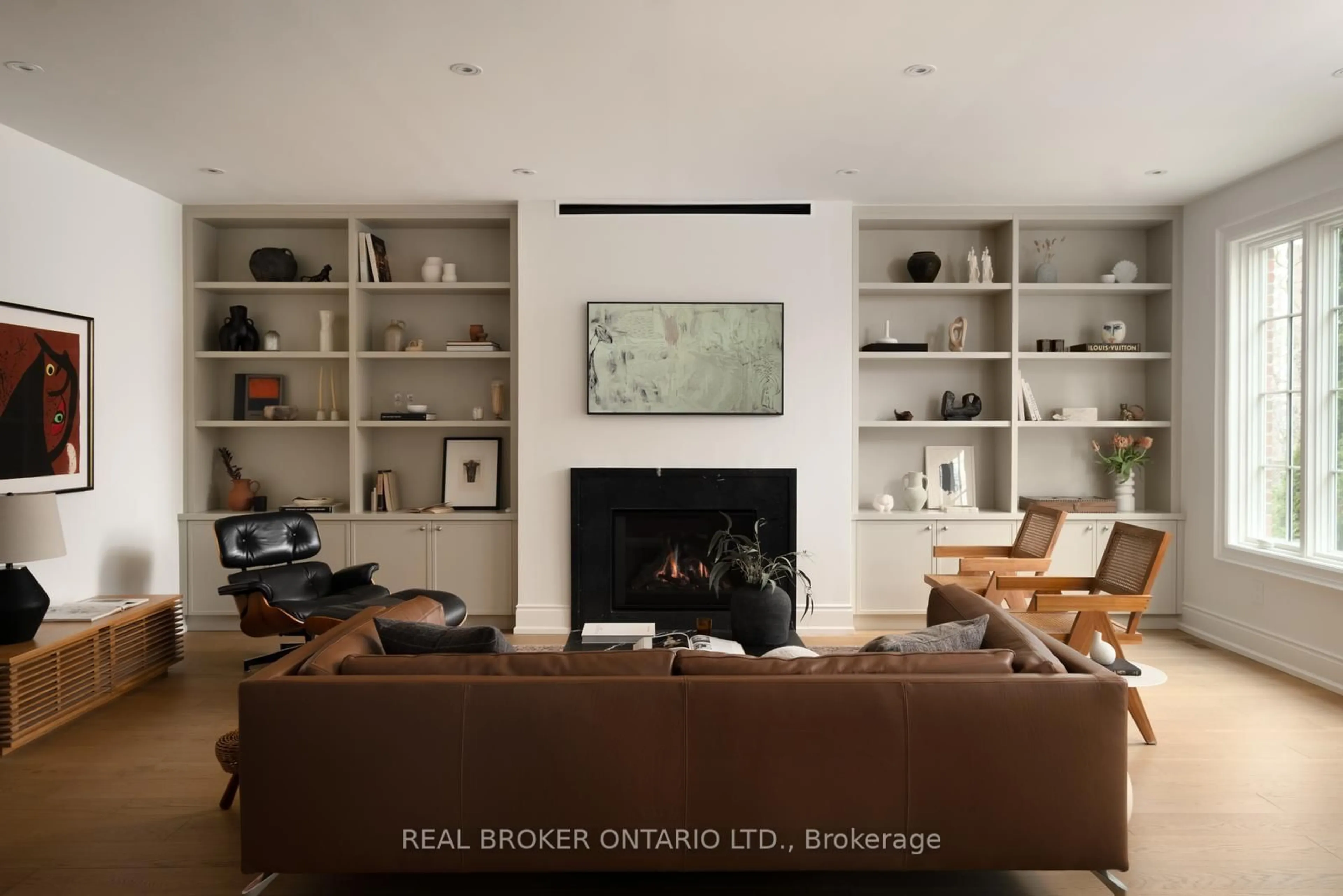 Living room with furniture, unknown for 16 Glenshaw Cres, Toronto Ontario M4B 2C9