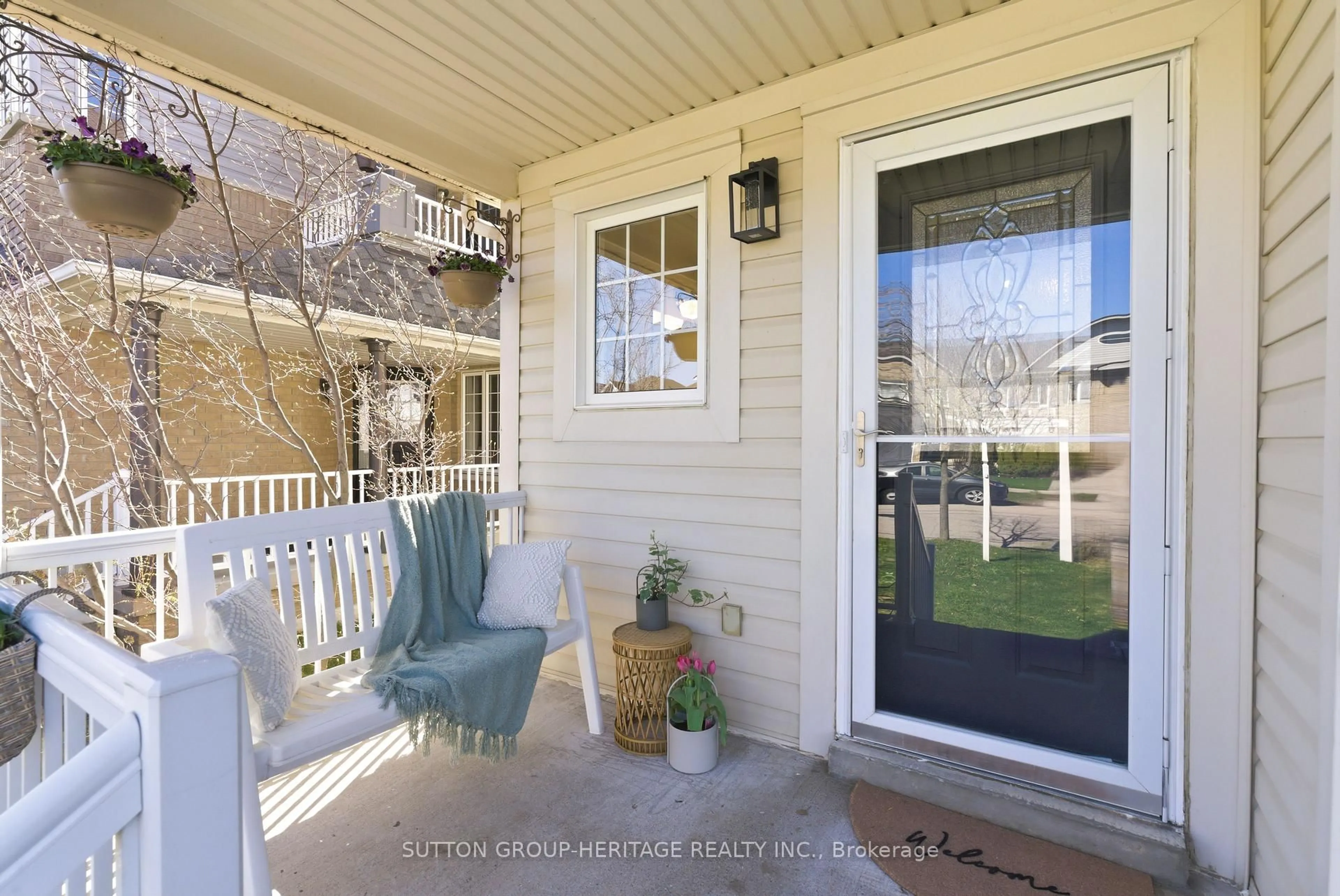 Unknown for 54 Tallships Dr, Whitby Ontario L1N 9X7