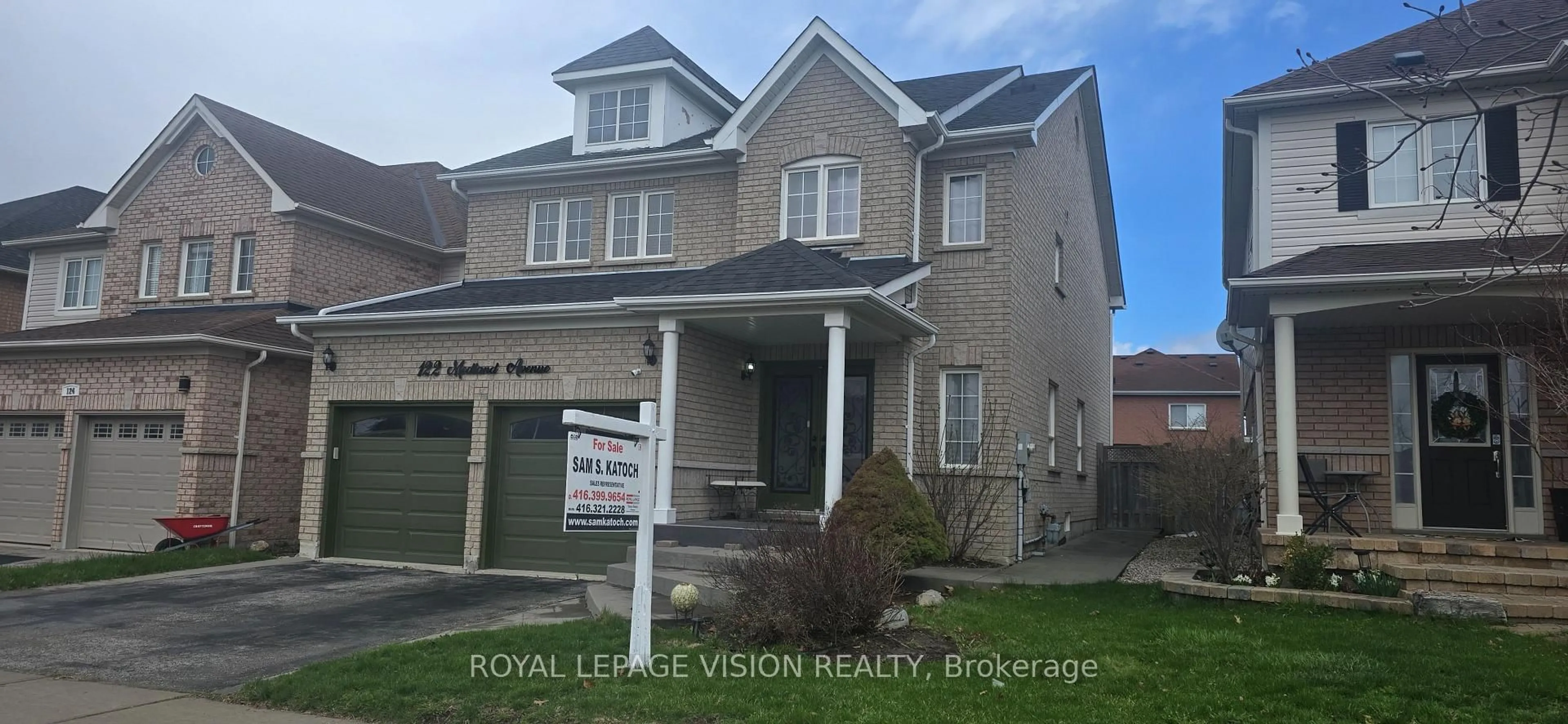 Home with vinyl exterior material, street for 122 Medland Ave, Whitby Ontario L1P 1W7