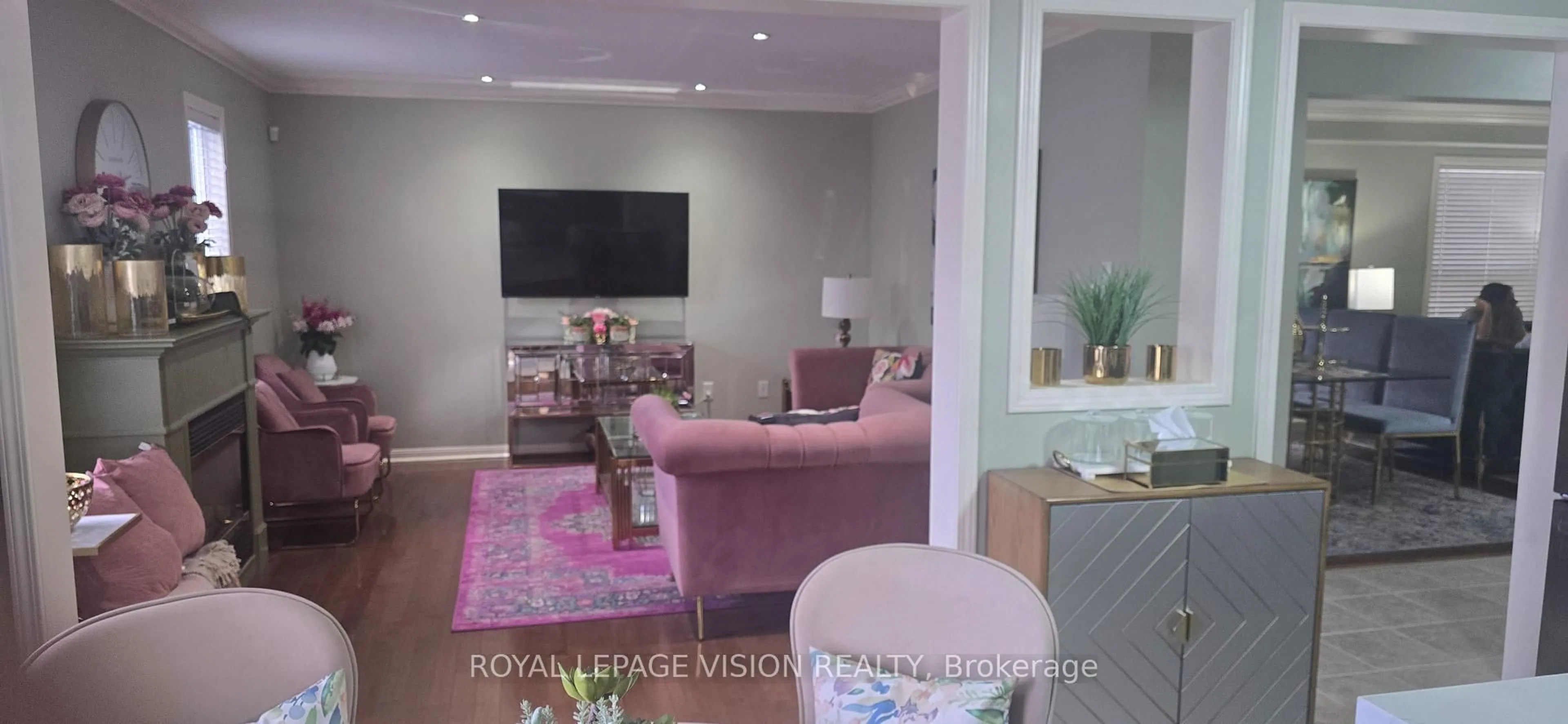 Living room with furniture, unknown for 122 Medland Ave, Whitby Ontario L1P 1W7