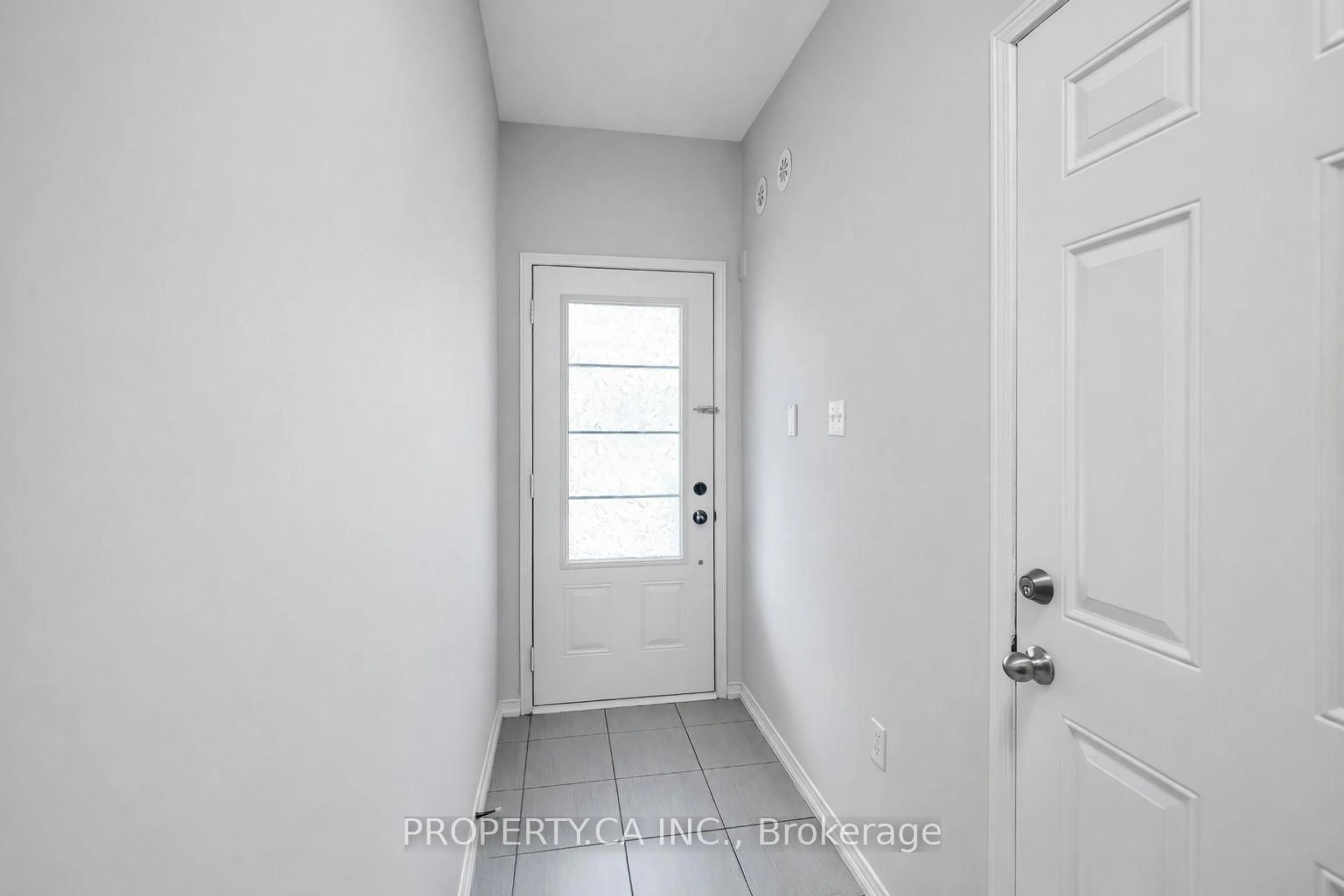 Indoor entryway for 2564 Rosedrop Path, Oshawa Ontario L1L 0L1