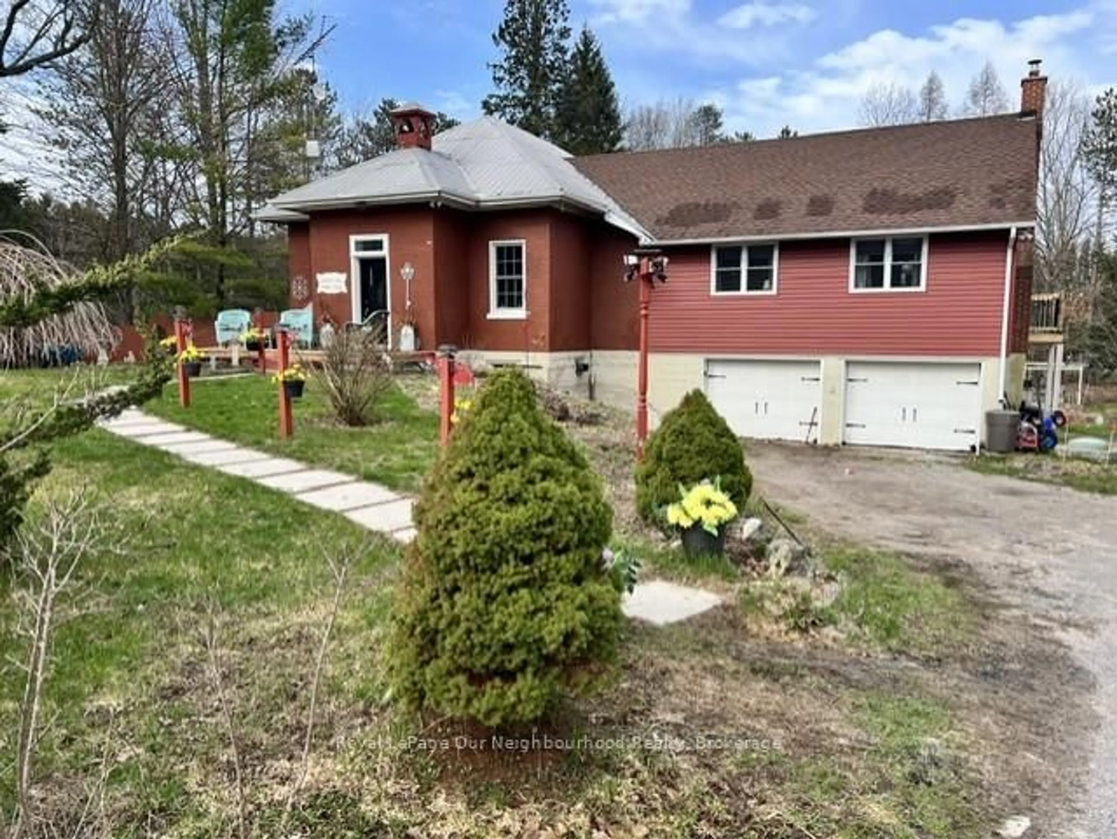 A pic from outside/outdoor area/front of a property/back of a property/a pic from drone, street for 3828 Newtonville Rd, Clarington Ontario L0A 1J0