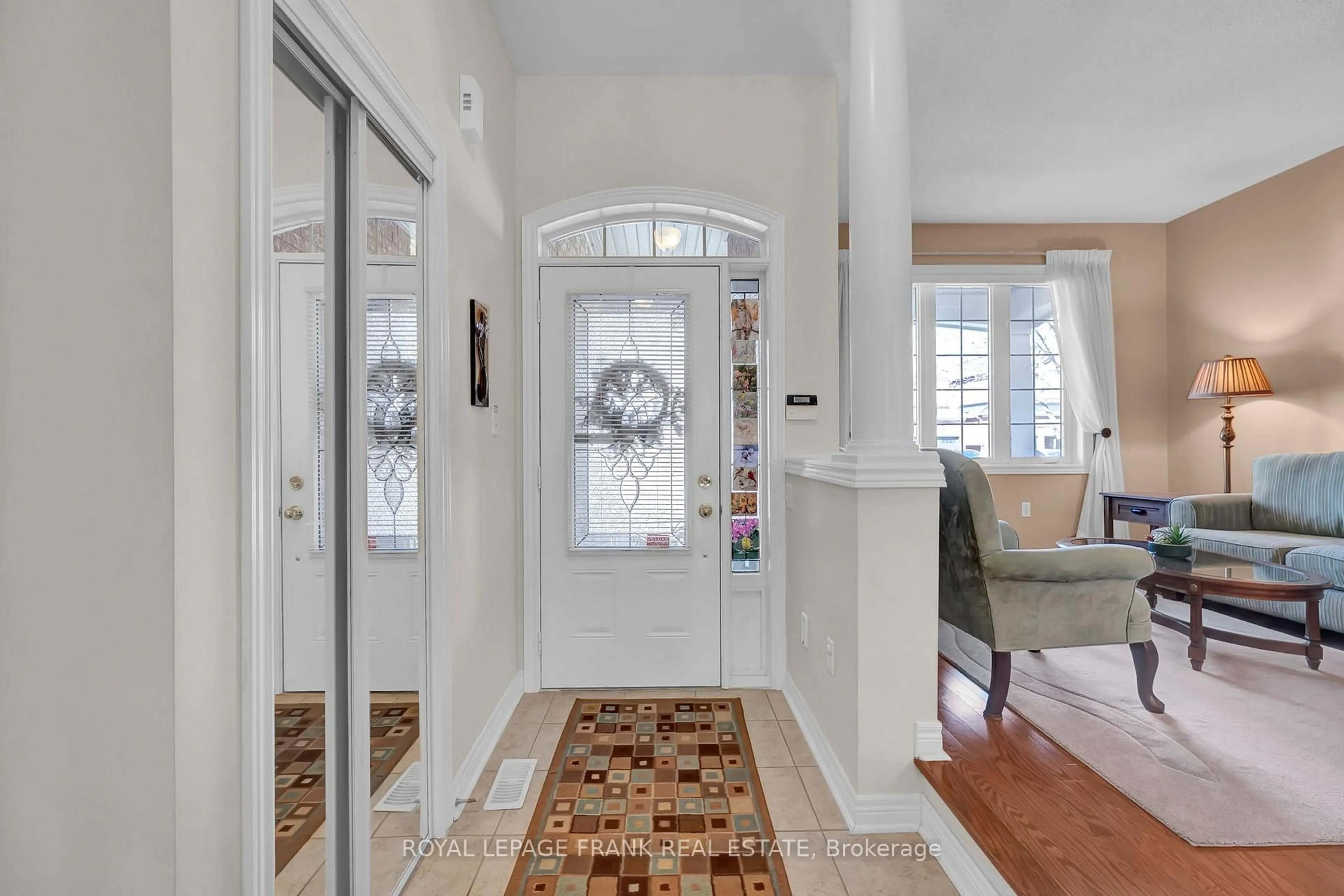 Indoor entryway for 29 Rockland Cres, Whitby Ontario L1M 0A8