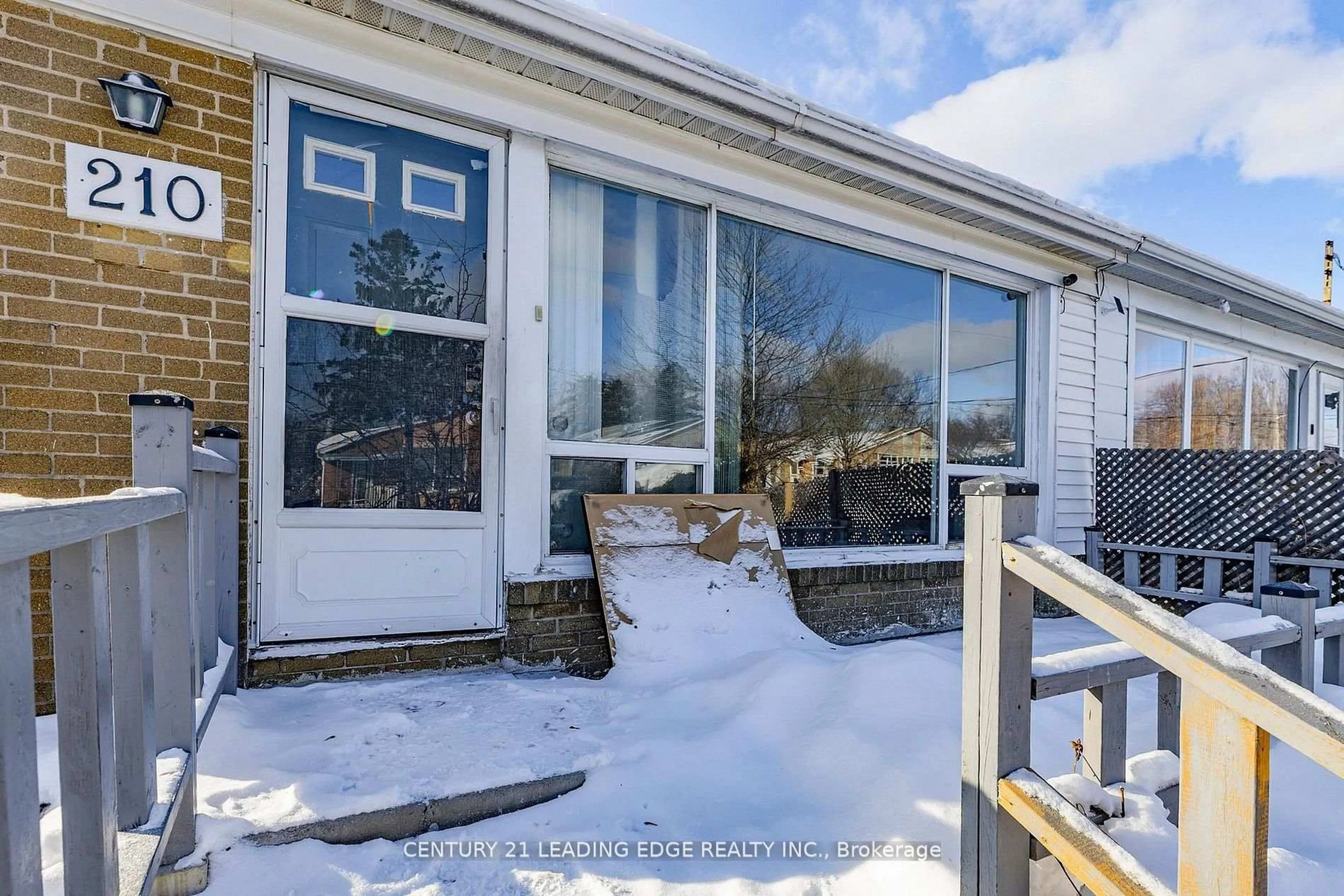 Unknown for 210 Linden Ave, Toronto Ontario M1K 3H8