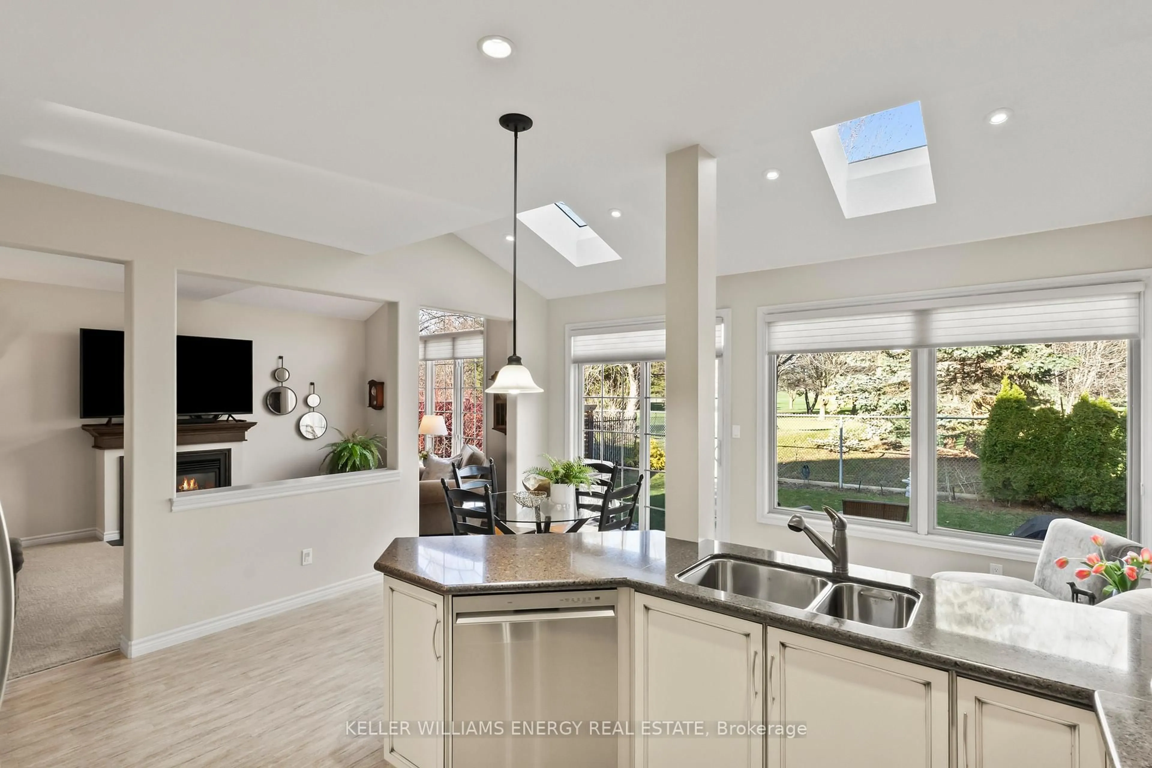 Open concept kitchen, ceramic/tile floor for 2258 Pindar Cres, Oshawa Ontario L1L 0C6