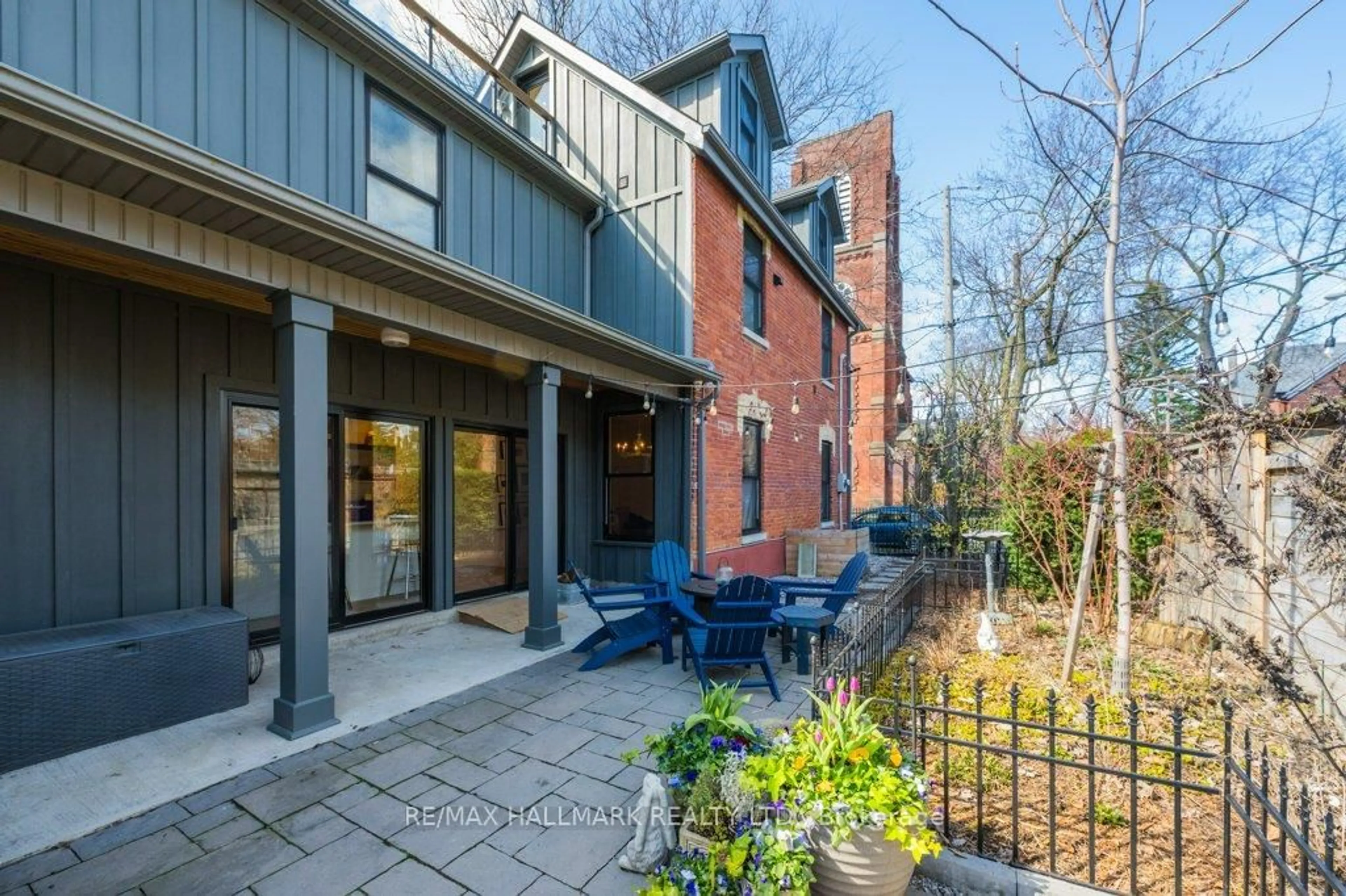 Patio, street for 235 Boulton Ave, Toronto Ontario M4M 2J8