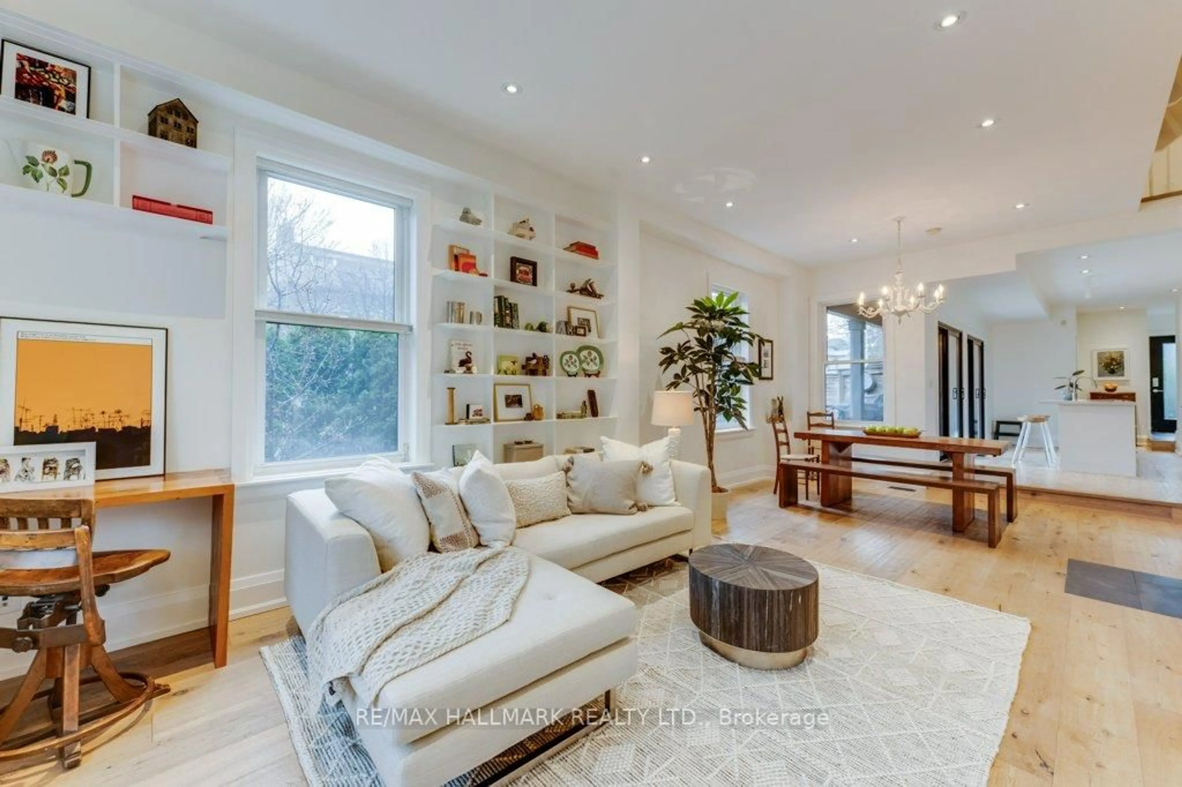 Living room with furniture, unknown for 235 Boulton Ave, Toronto Ontario M4M 2J8