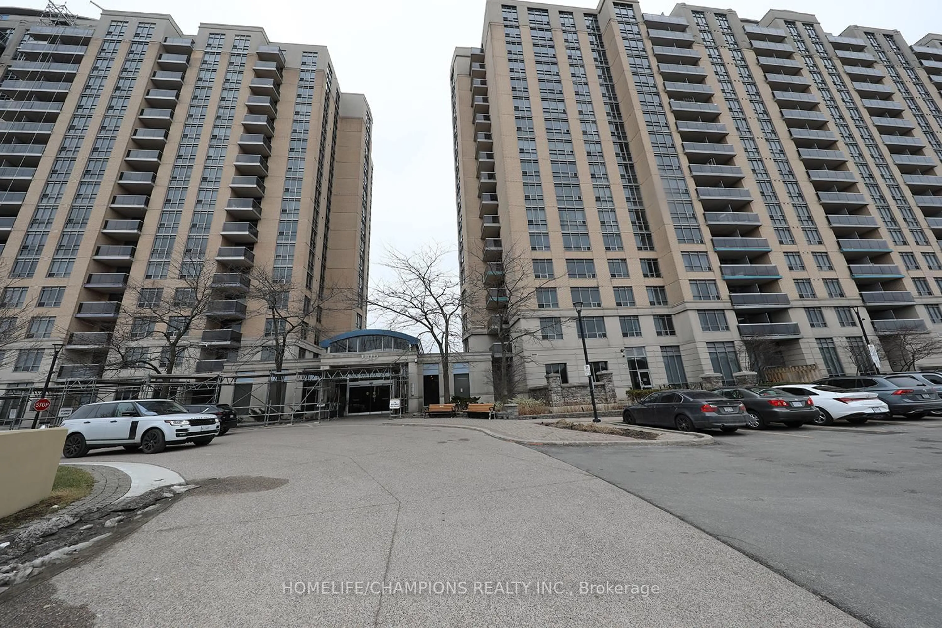 Unknown for 8 Mondeo Dr #PH15, Toronto Ontario M1P 5C7