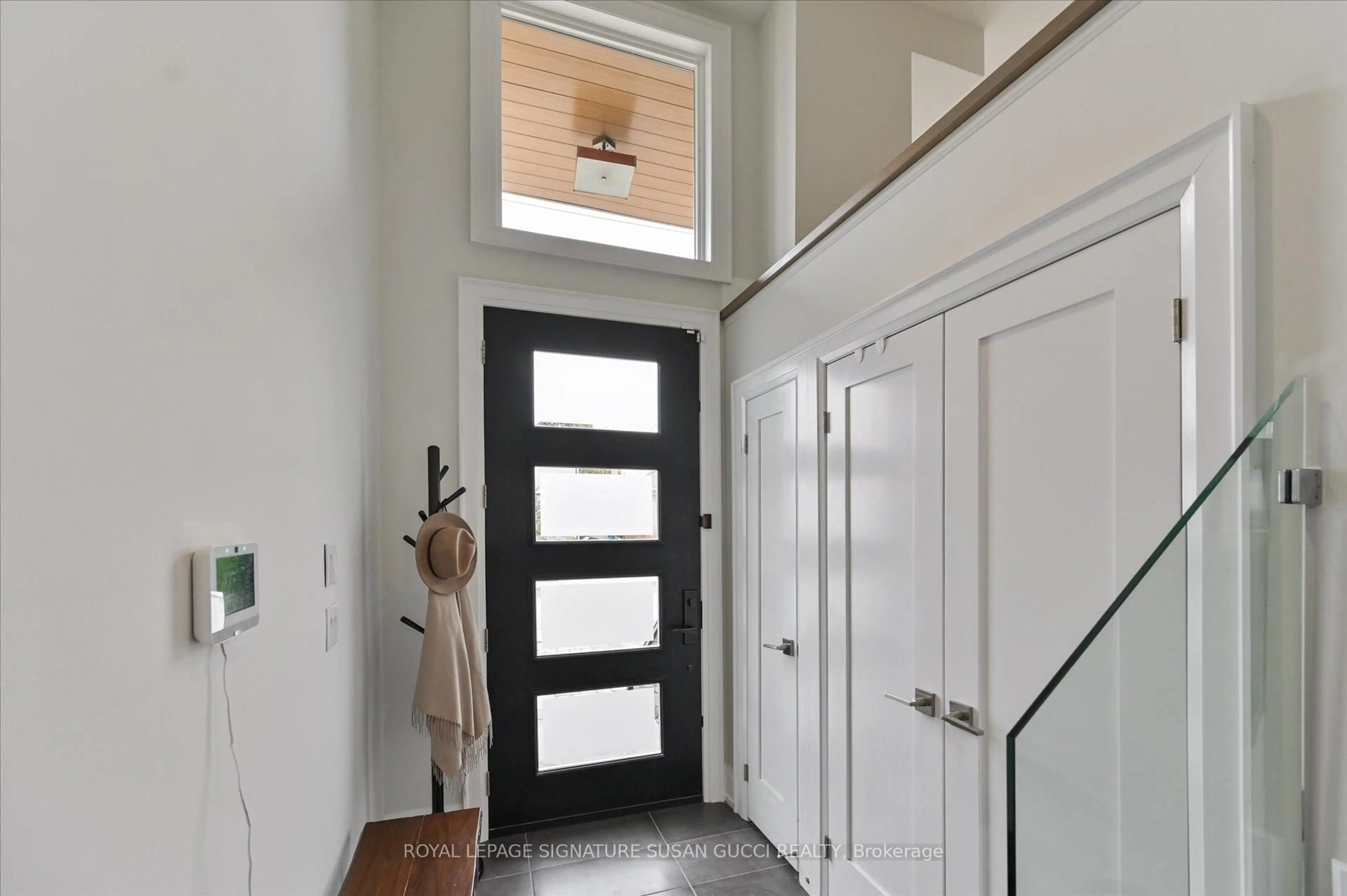 Indoor entryway for 69 Holmstead Ave, Toronto Ontario M4B 1T3