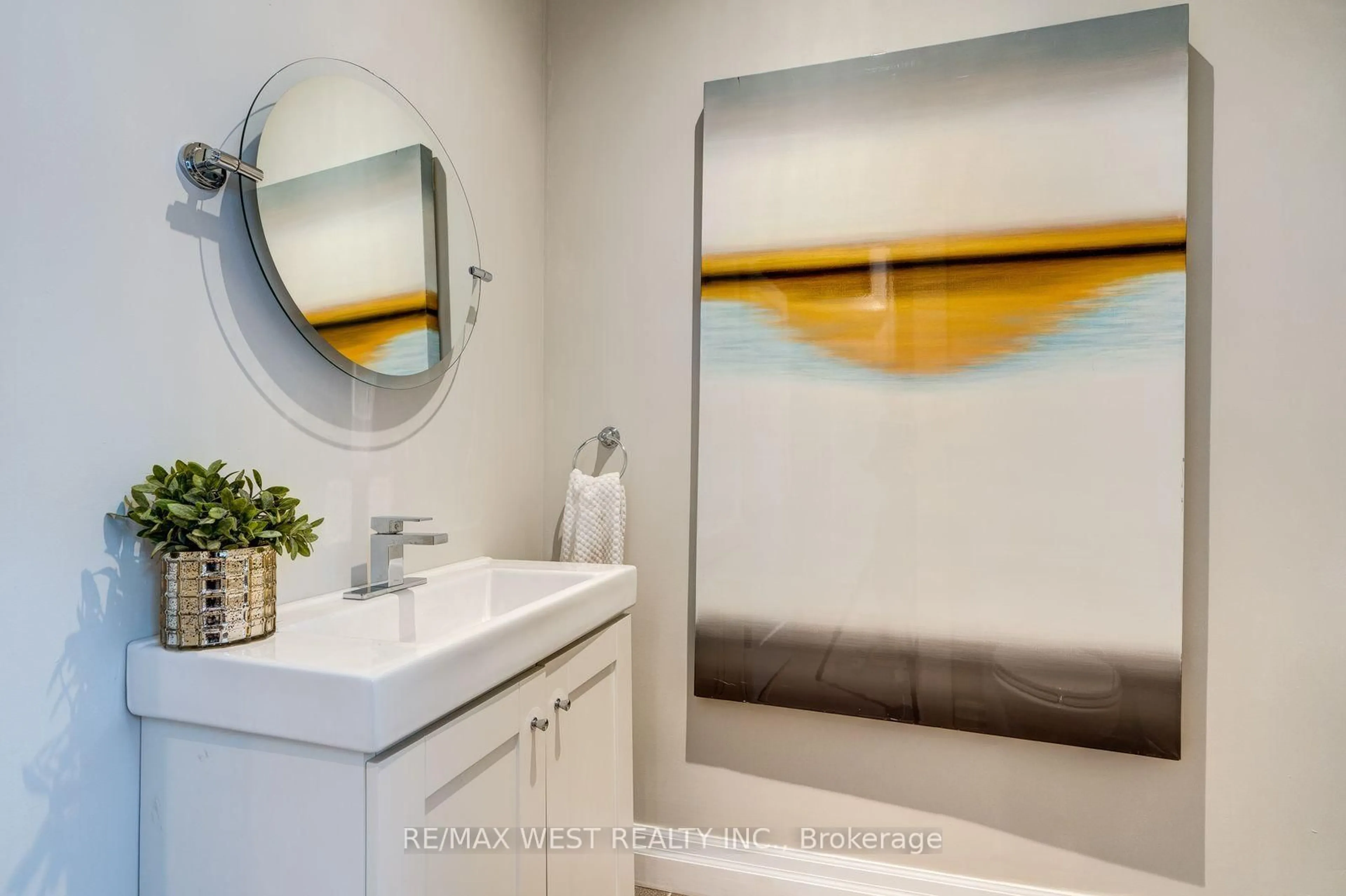 Contemporary bathroom, ceramic/tile floor for 413 Leslie St, Toronto Ontario M4M 3E3