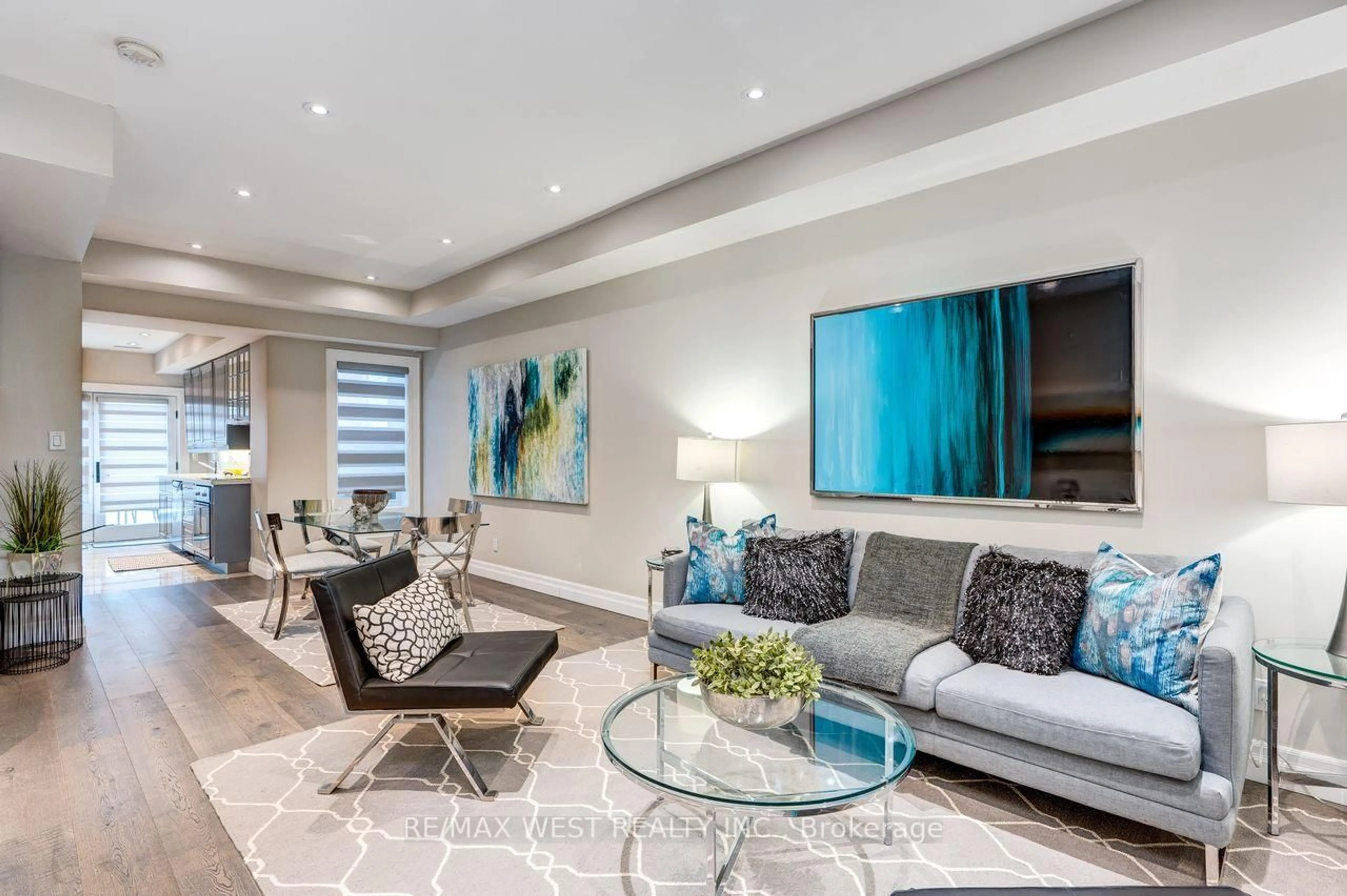 Living room with furniture, unknown for 413 Leslie St, Toronto Ontario M4M 3E3