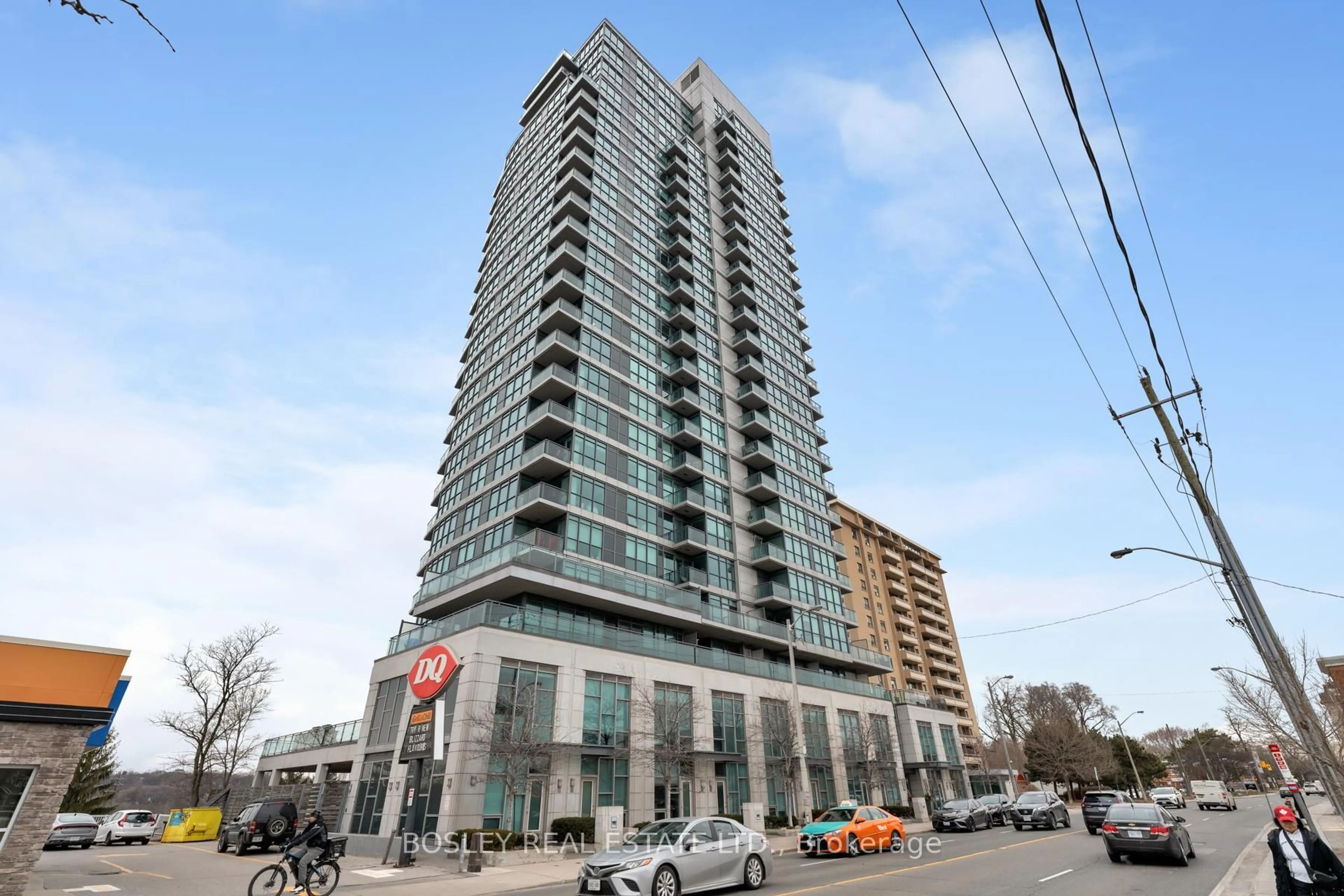 Indoor foyer for 1048 Broadview Ave #1807, Toronto Ontario M4K 2B8