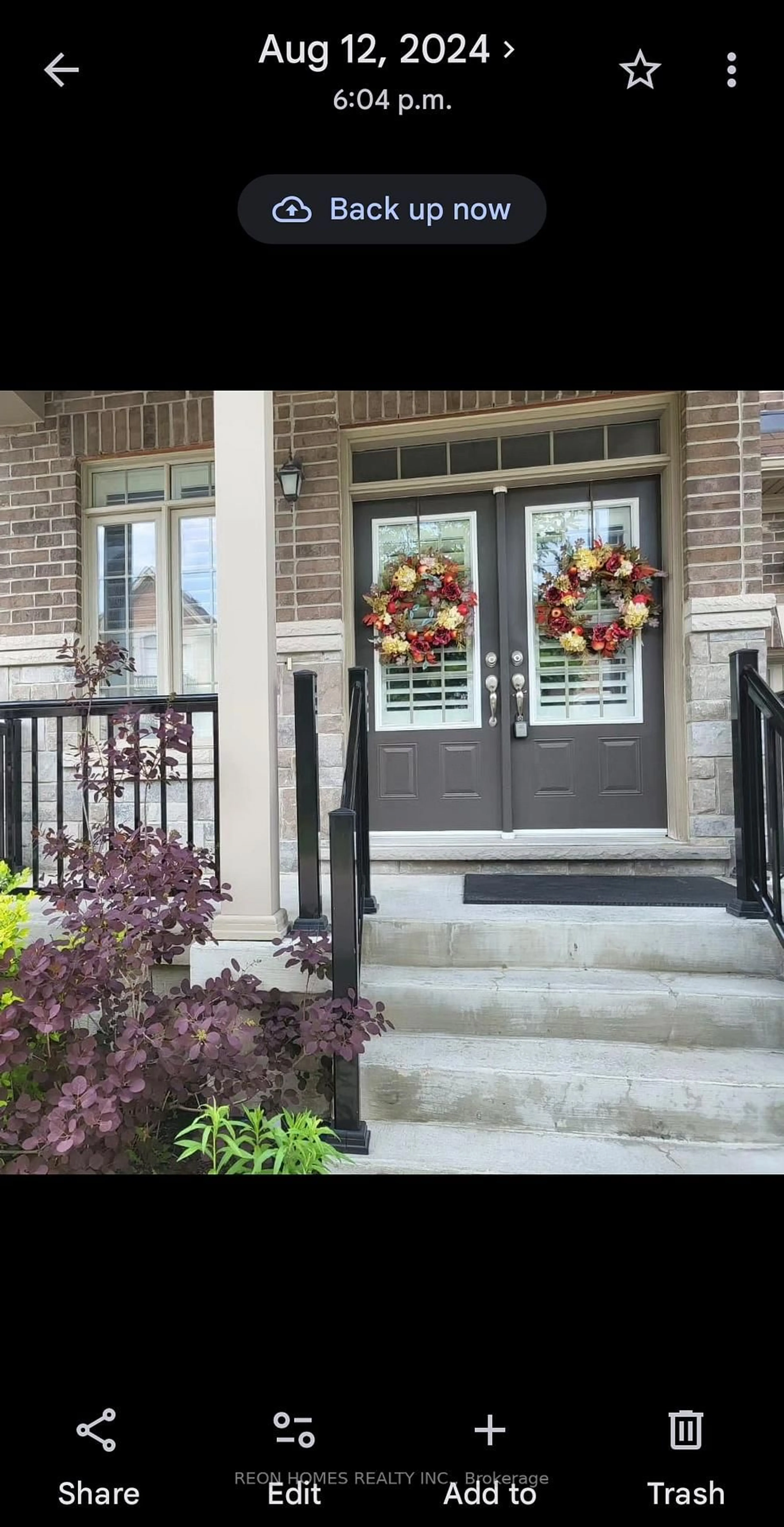 Indoor entryway for 2142 Saffron Dr, Pickering Ontario L1X 0E2