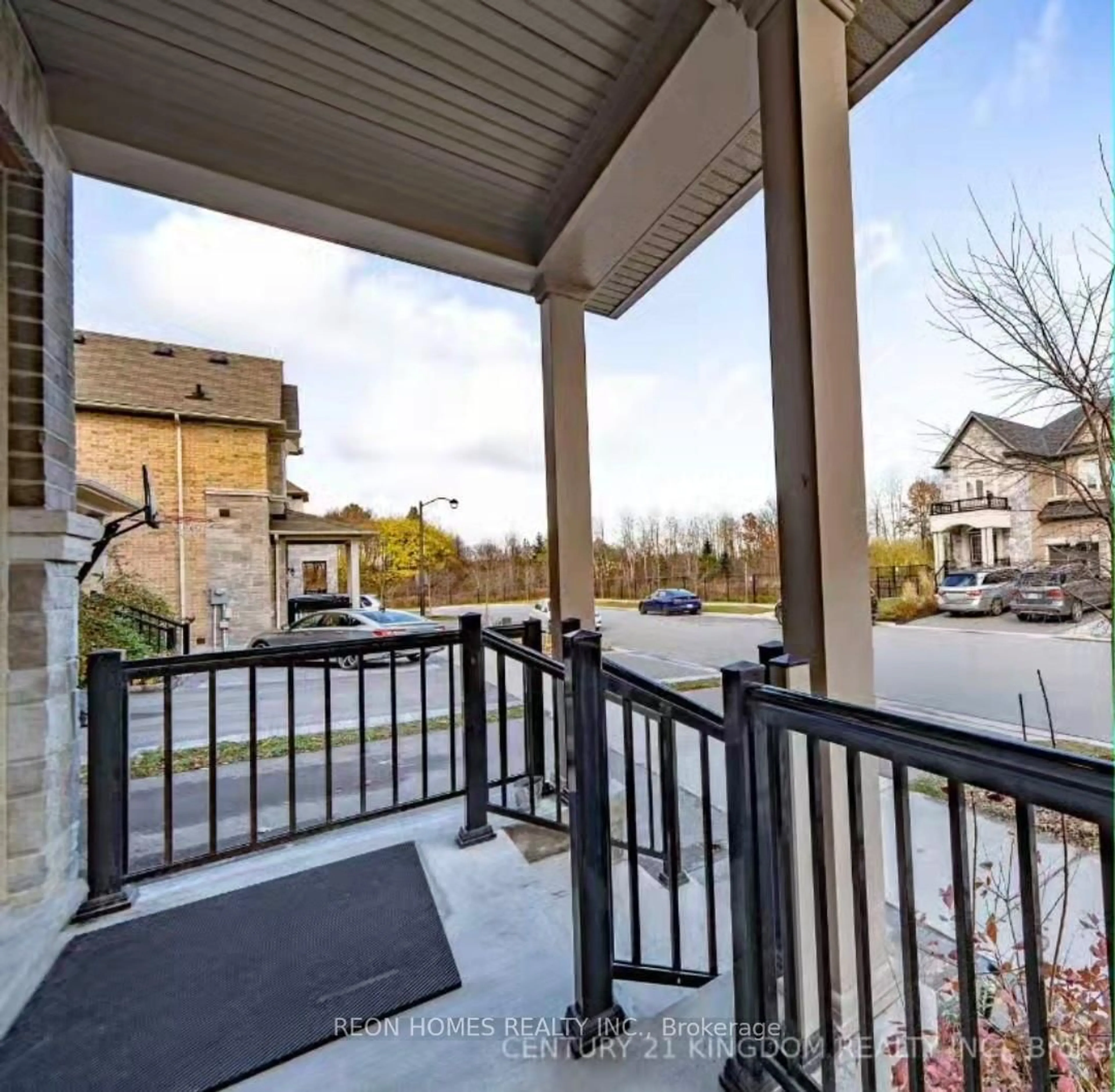 Patio, unknown for 2142 Saffron Dr, Pickering Ontario L1X 0E2