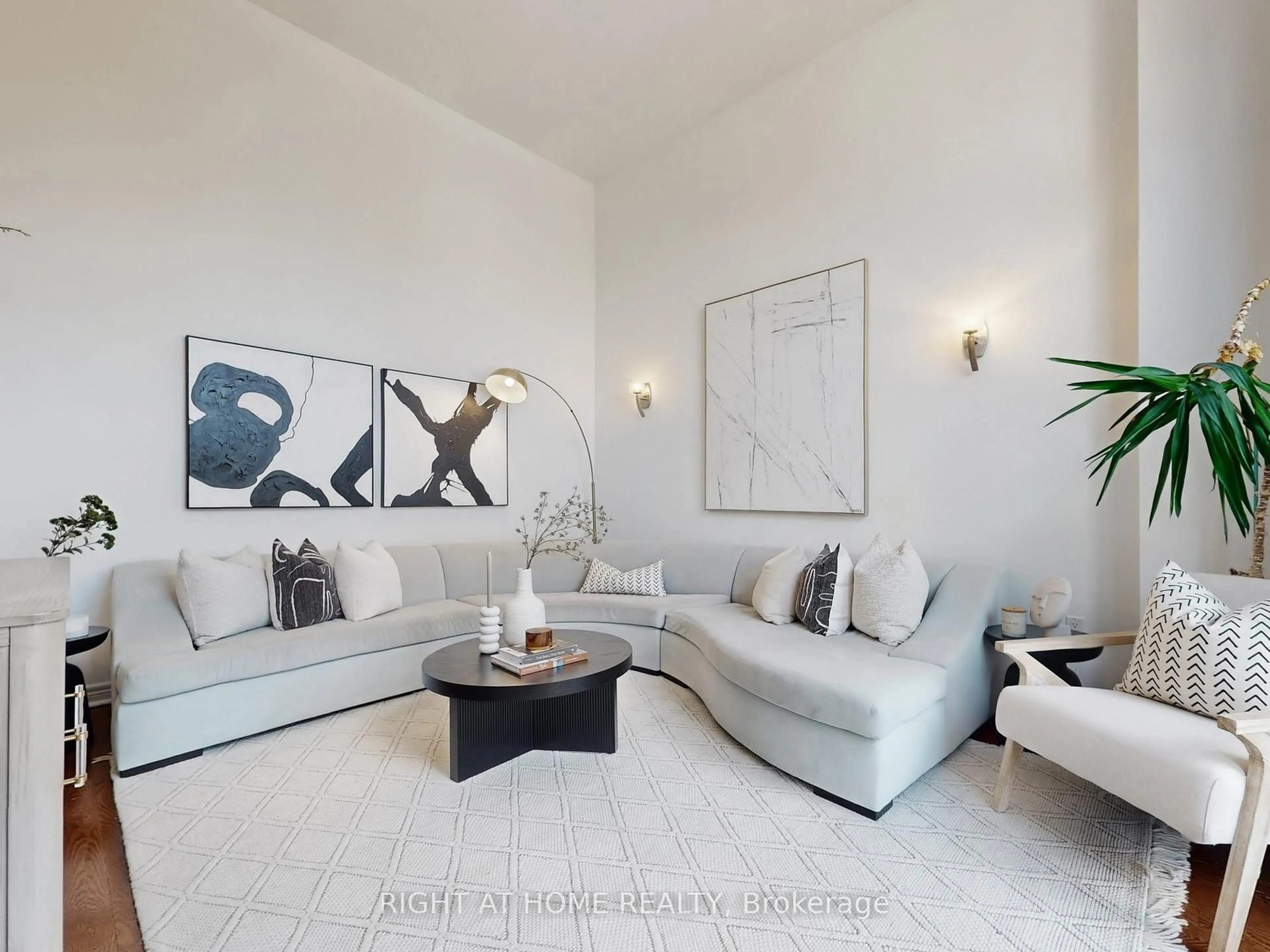 Living room with furniture, unknown for 1021 Craven Rd, Toronto Ontario M4J 4V7