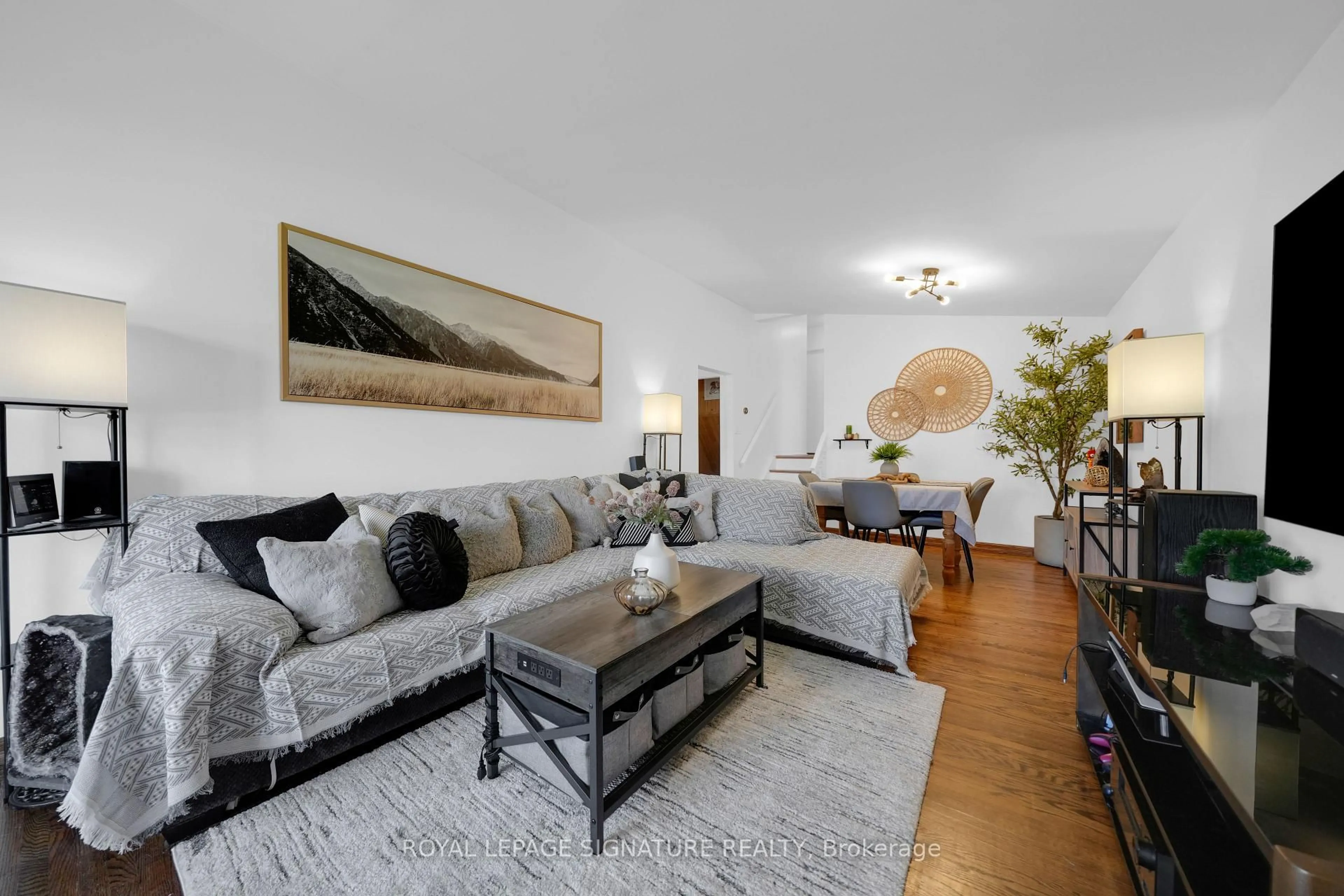 Living room with furniture, unknown for 821 Krosno Blvd, Pickering Ontario L1W 1G7