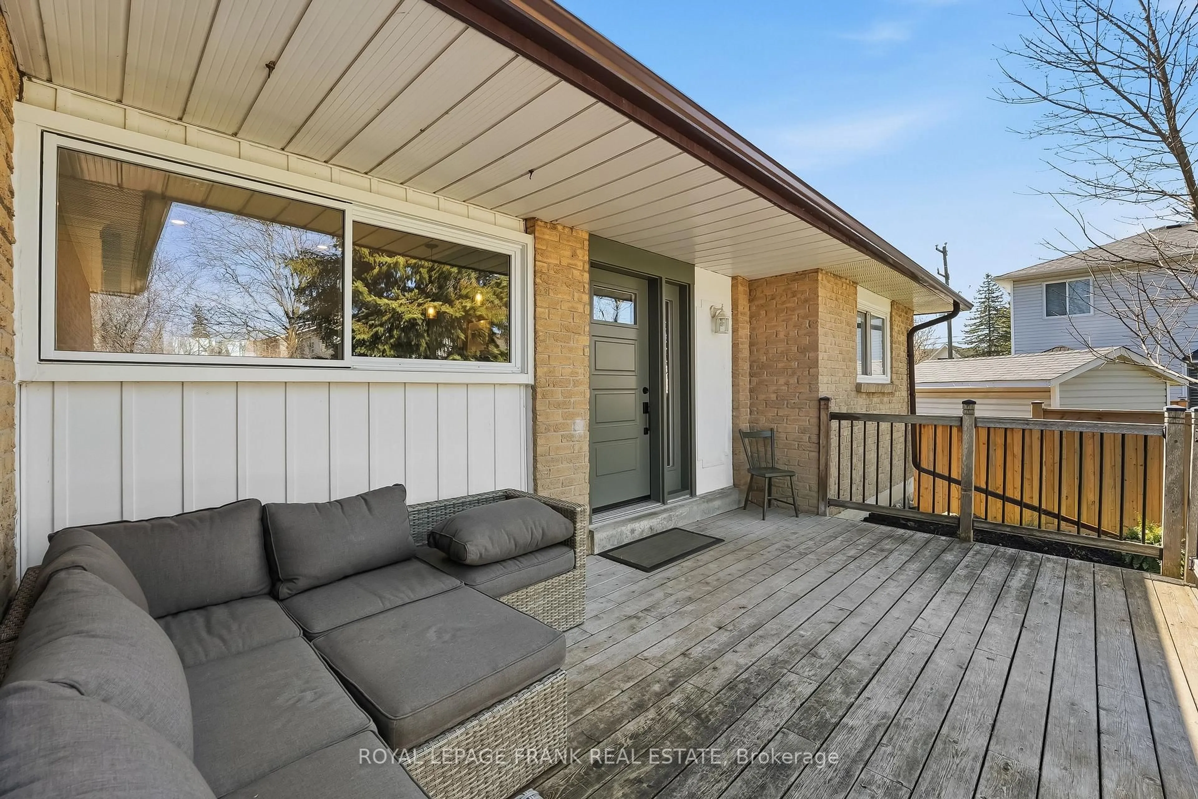 Patio, street for 157 Blossom Crt, Scugog Ontario L9L 1G5