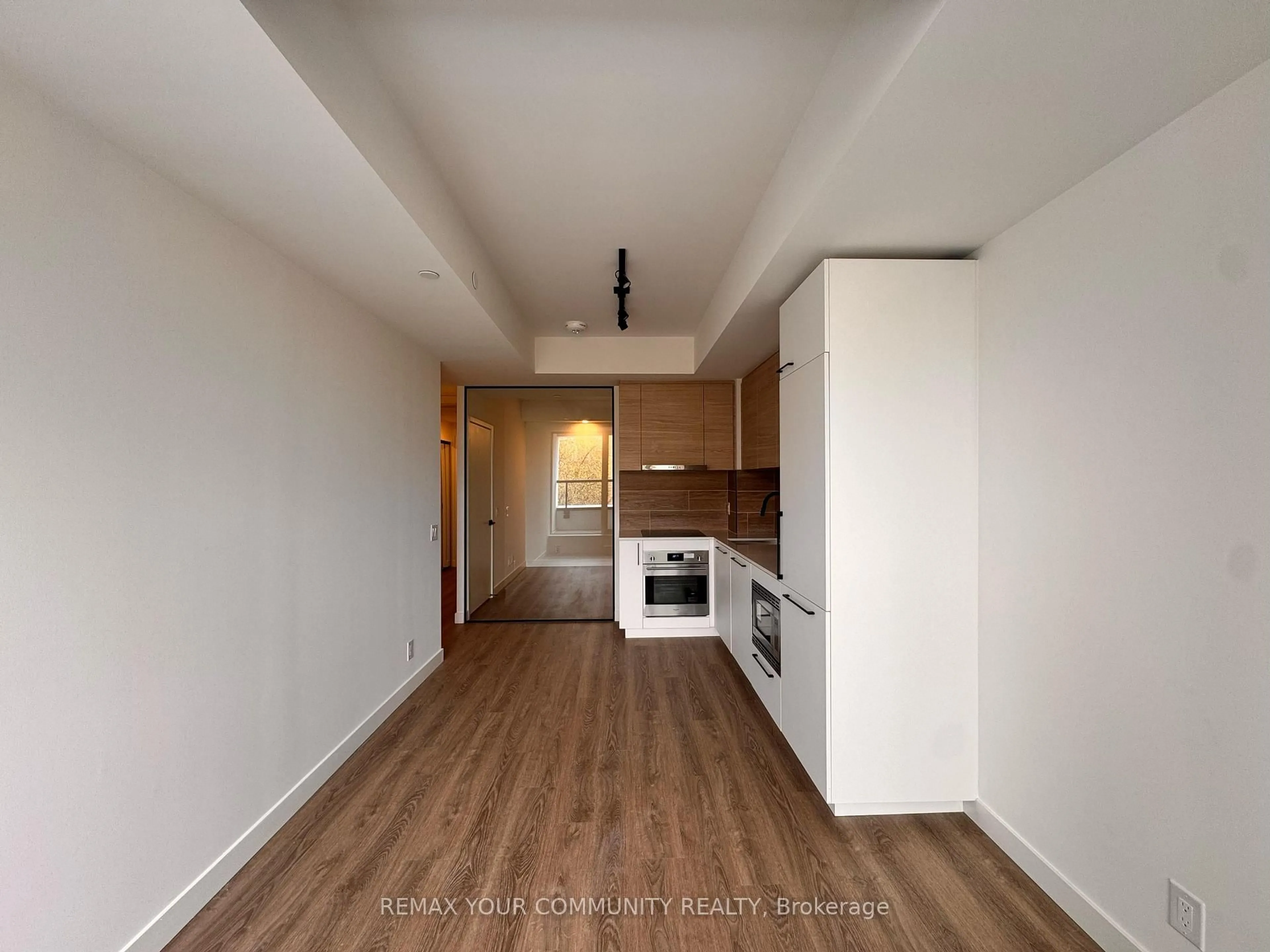 Standard kitchen, wood/laminate floor for 1050 Eastern Ave #323, Toronto Ontario M4L 0B7