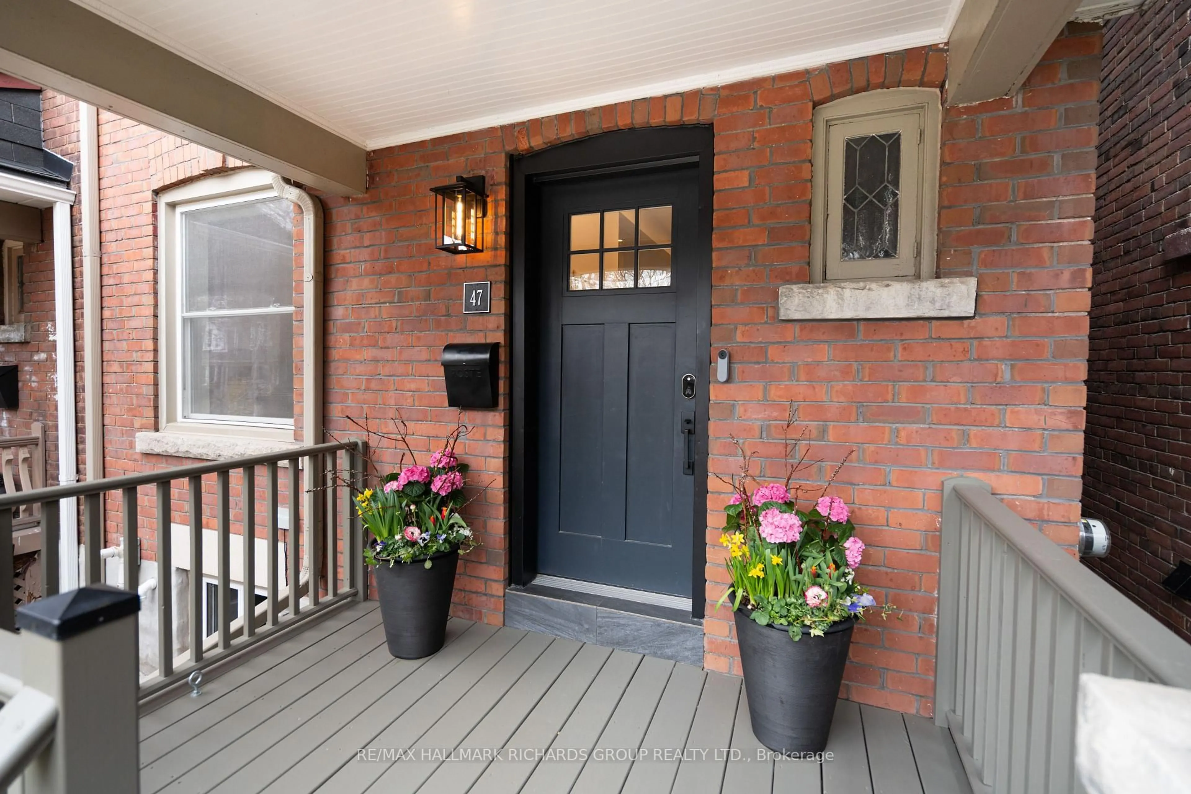 Indoor entryway for 47 Sparkhall Ave, Toronto Ontario M4K 1G4