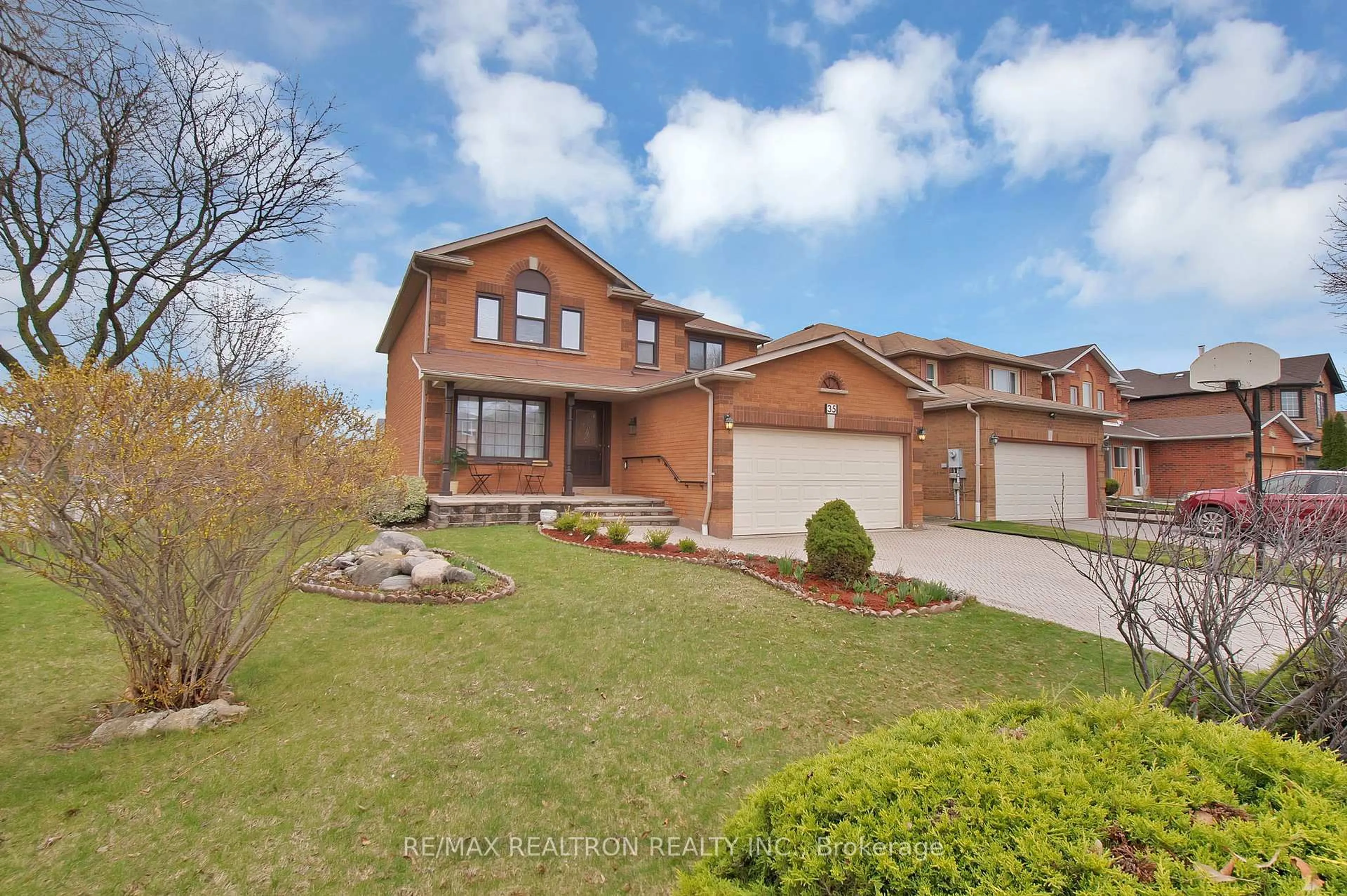 Home with brick exterior material, street for 35 Glenheather Terr, Toronto Ontario M1B 5H9