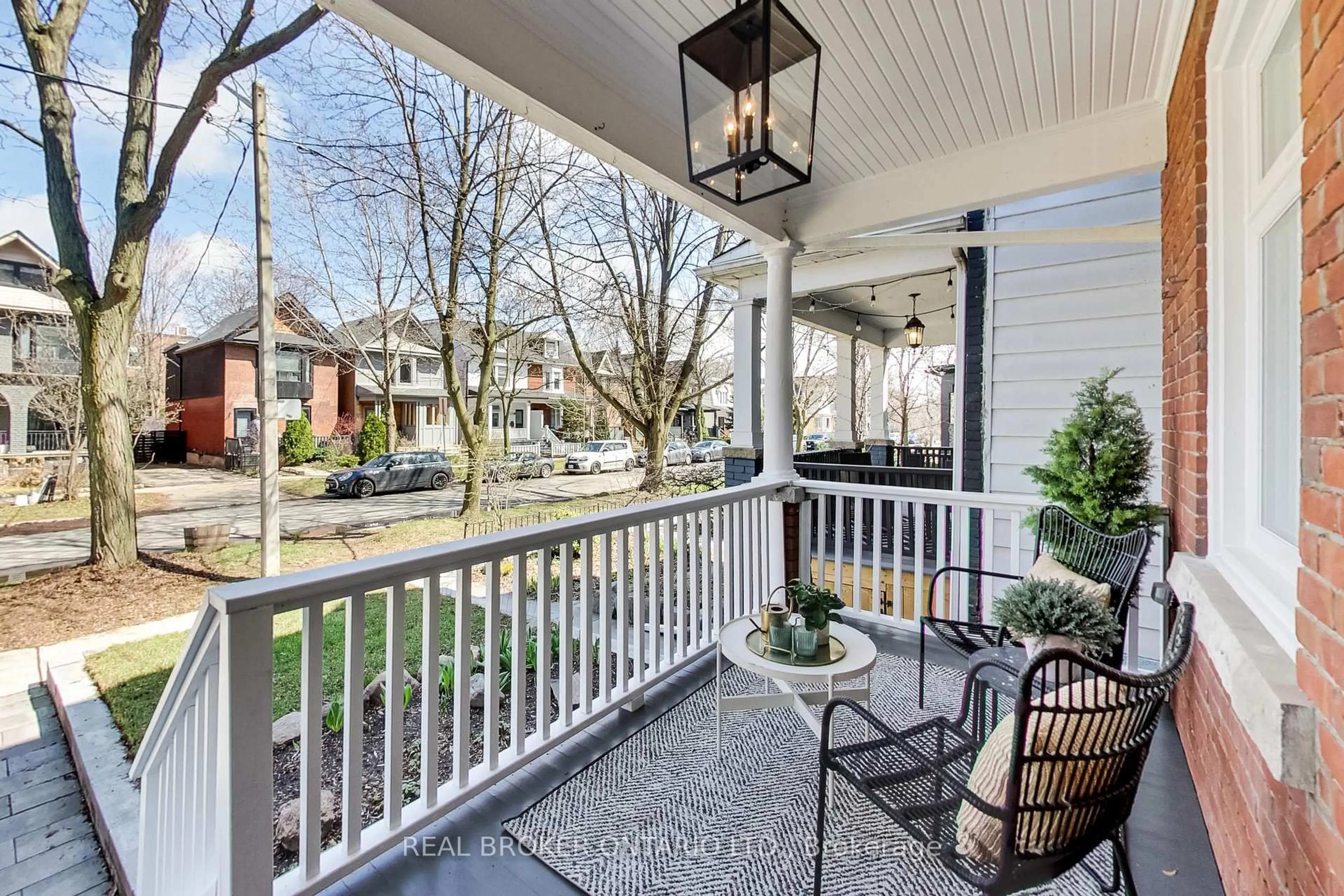 Patio, street for 36 Fenwick Ave, Toronto Ontario M4K 3H3